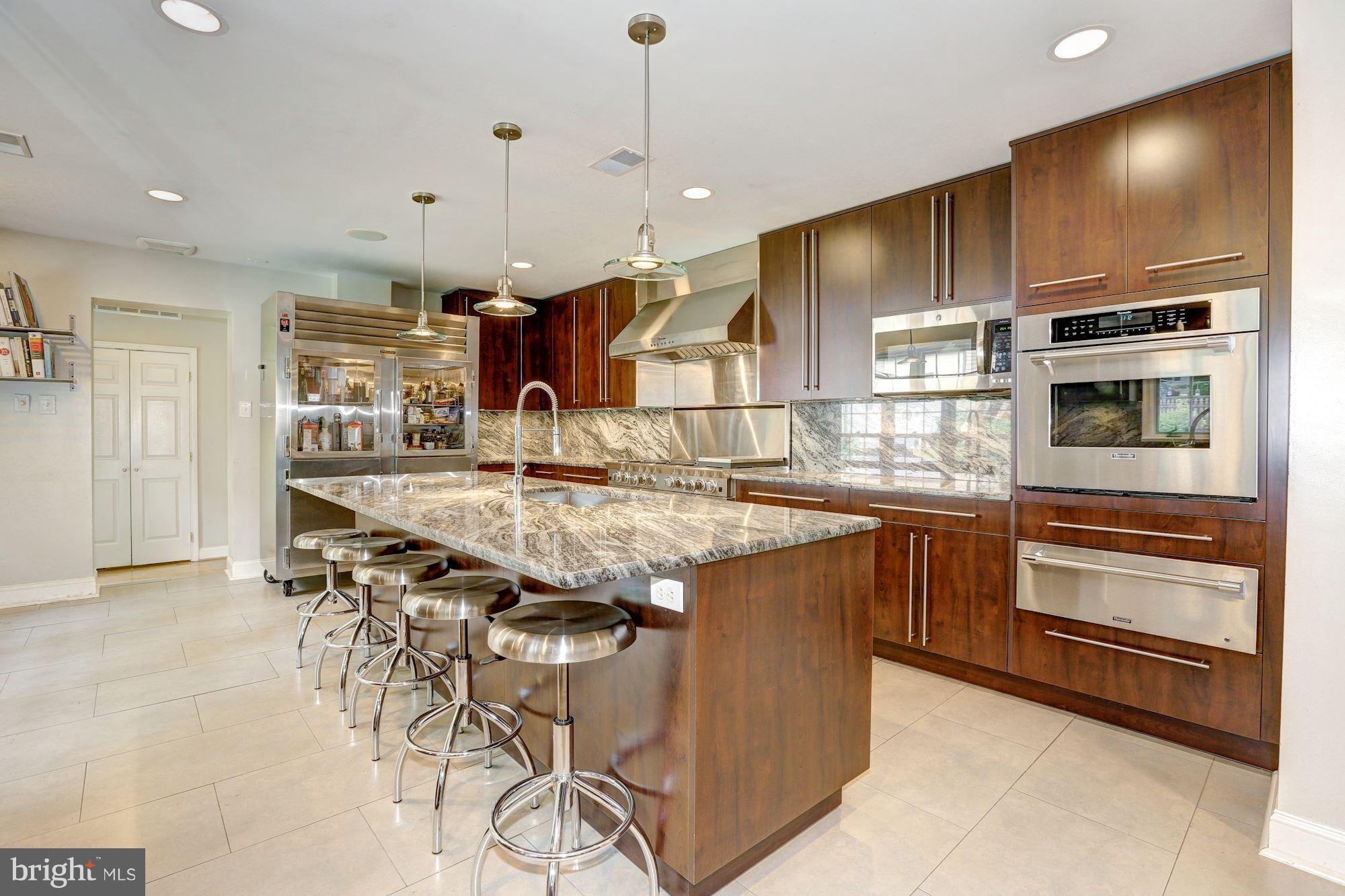 BRADLEY MANOR - Residential