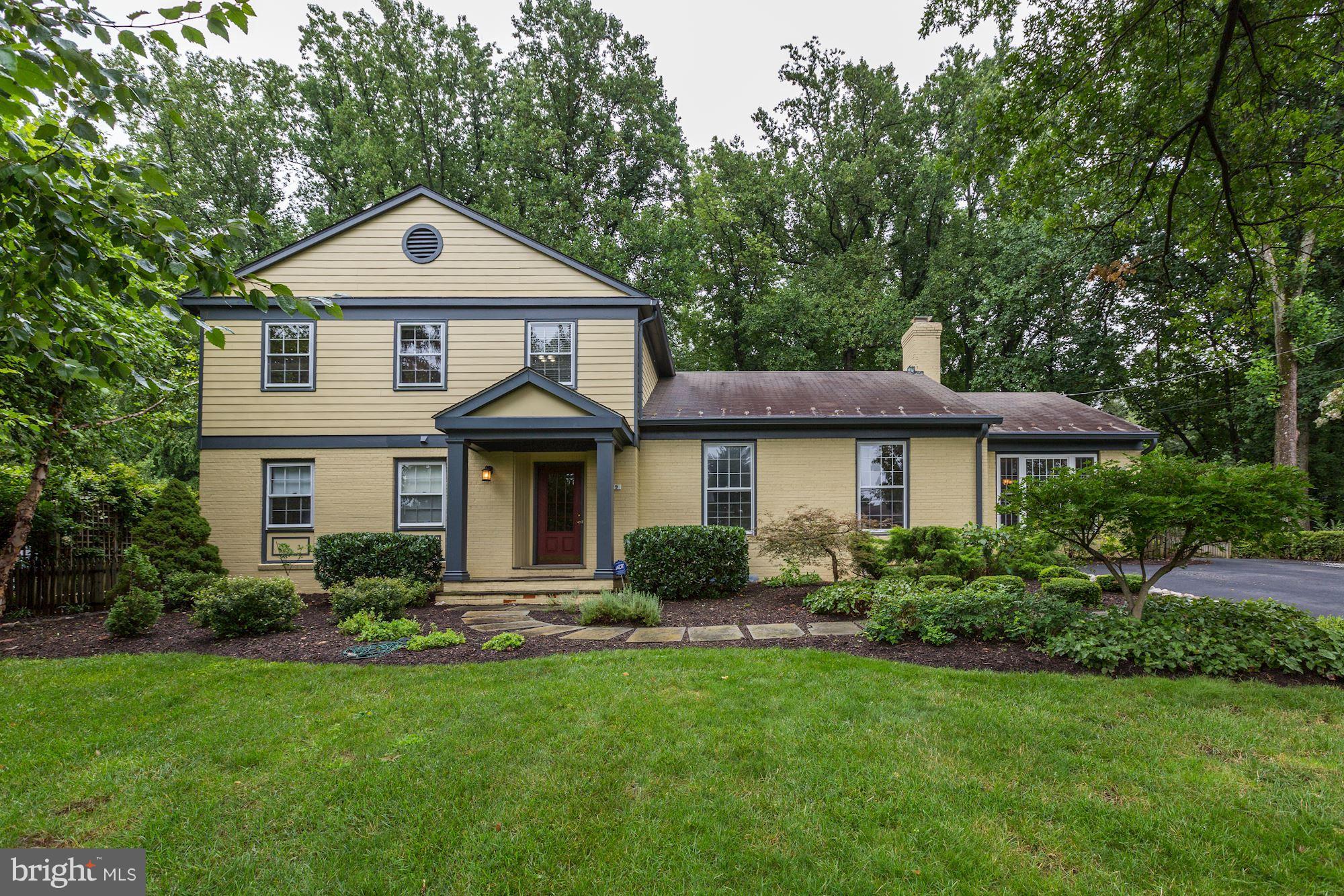 BRADLEY MANOR - Residential