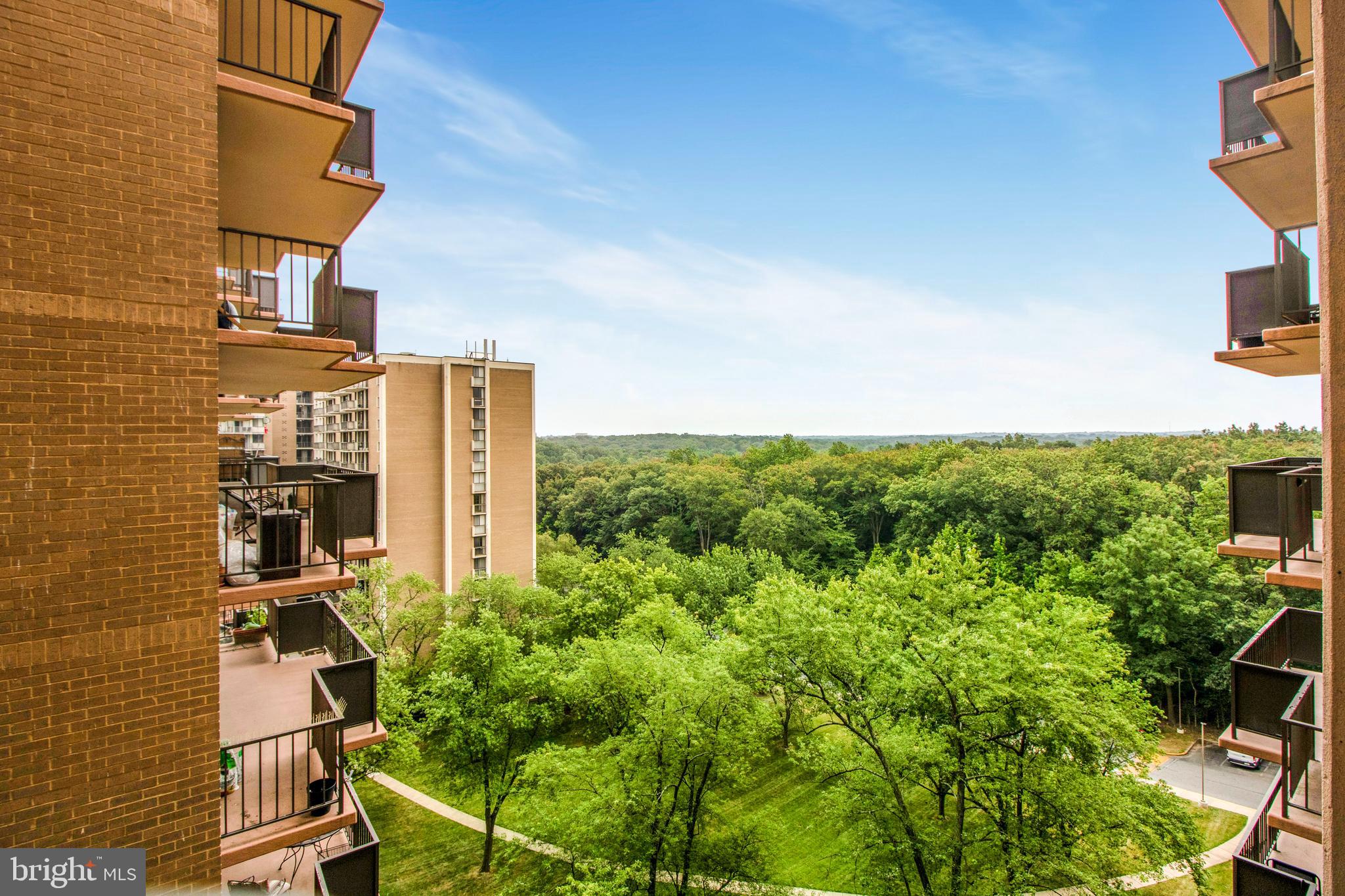 TOWERS IN WESTCHESTER PARK - Residential
