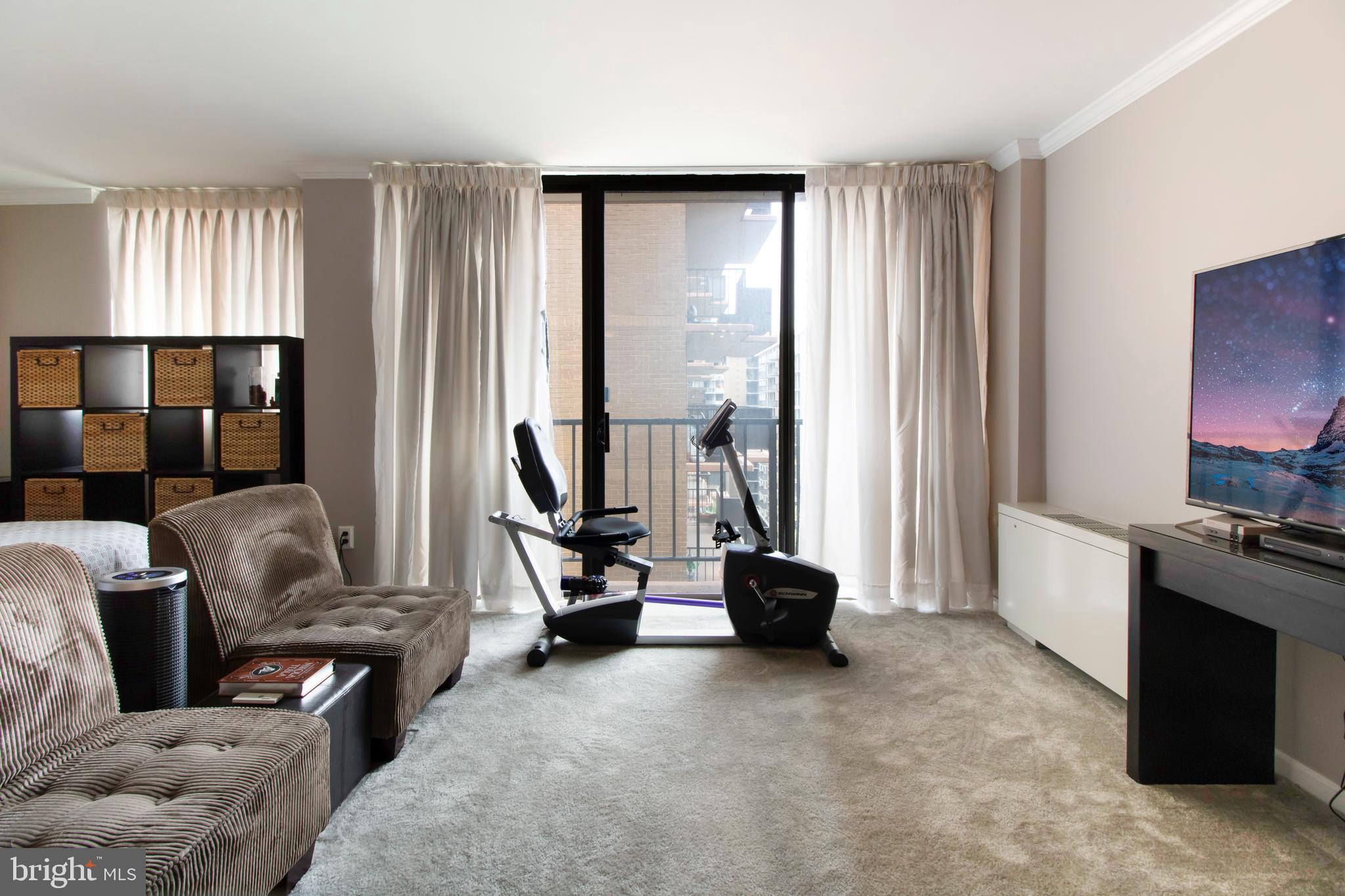 TOWERS IN WESTCHESTER PARK - Residential