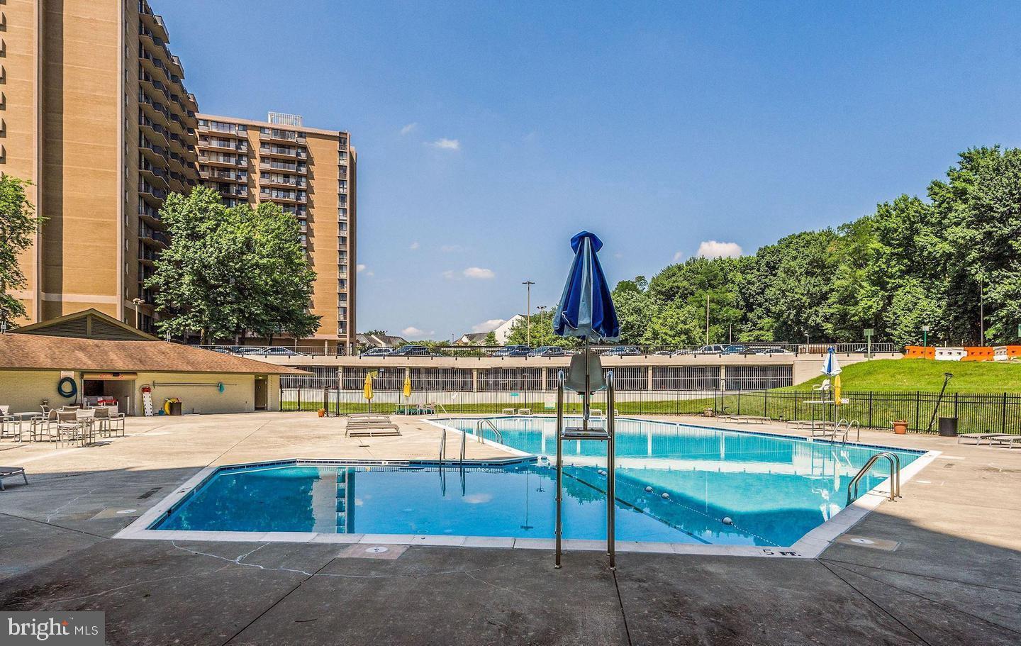 TOWERS IN WESTCHESTER PARK - Residential