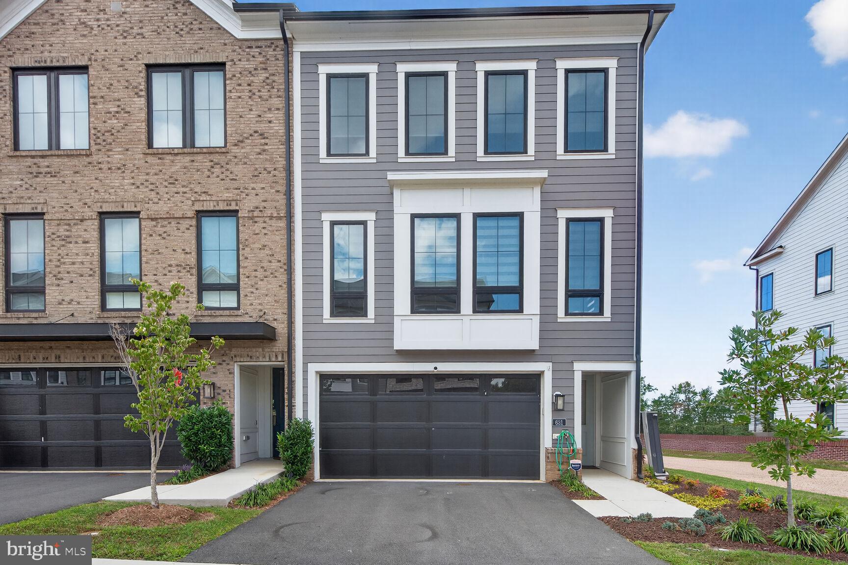 631 ANGELFISH WAY