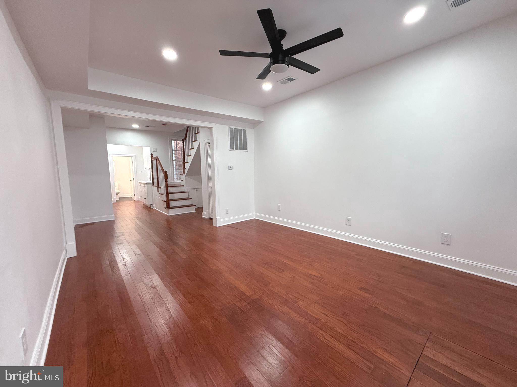 1113 HOLBROOK TERRACE NE