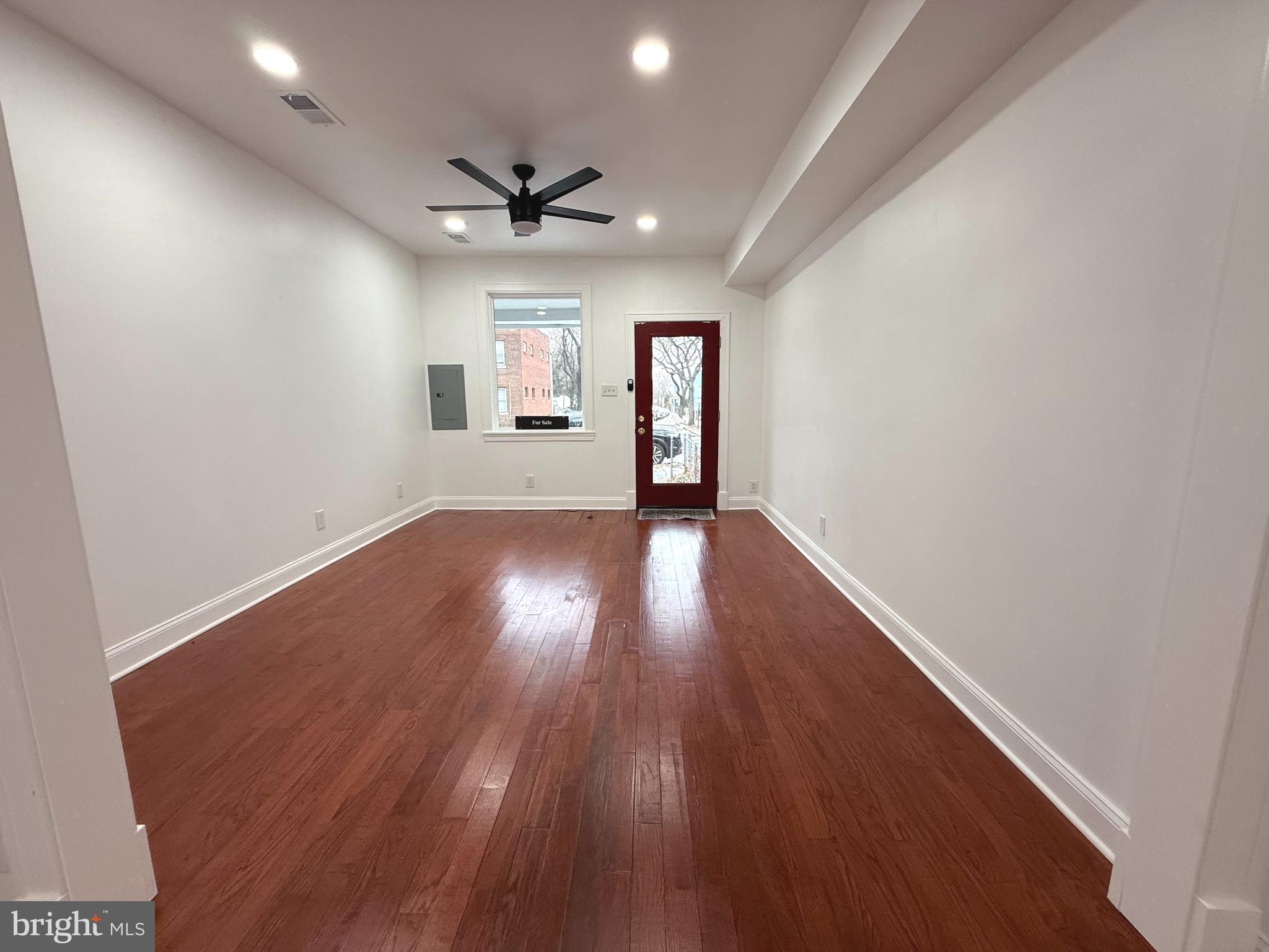 1113 HOLBROOK TERRACE NE