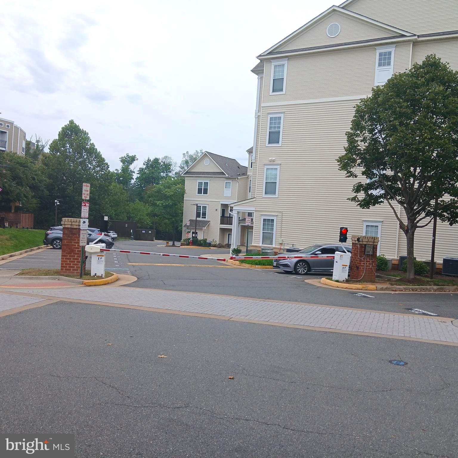 FAIRFAX RIDGE CONDOS - Residential Lease