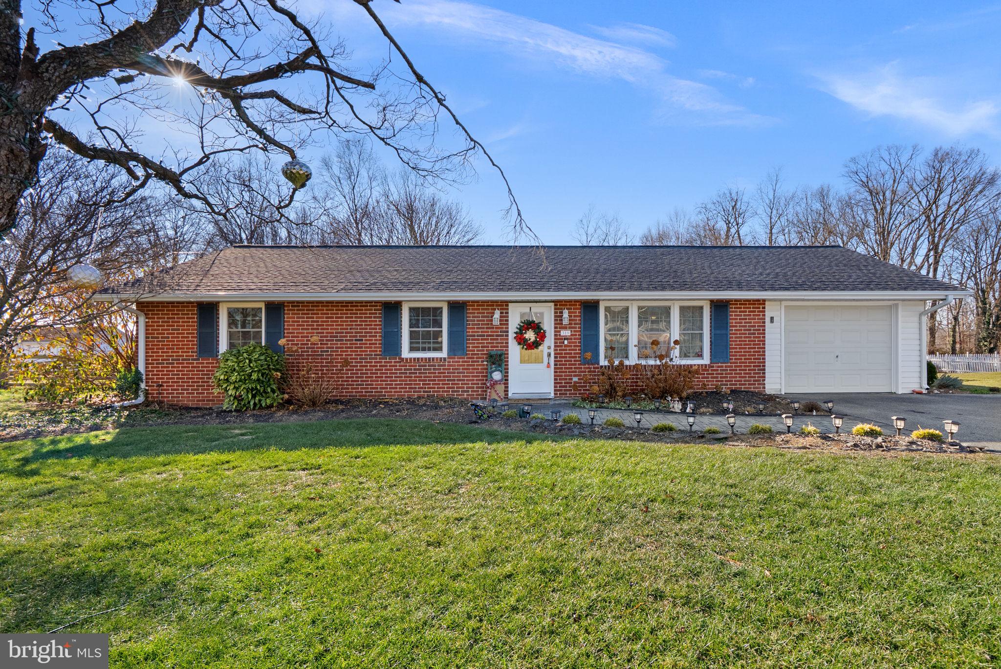 MAPLE CREST - Residential