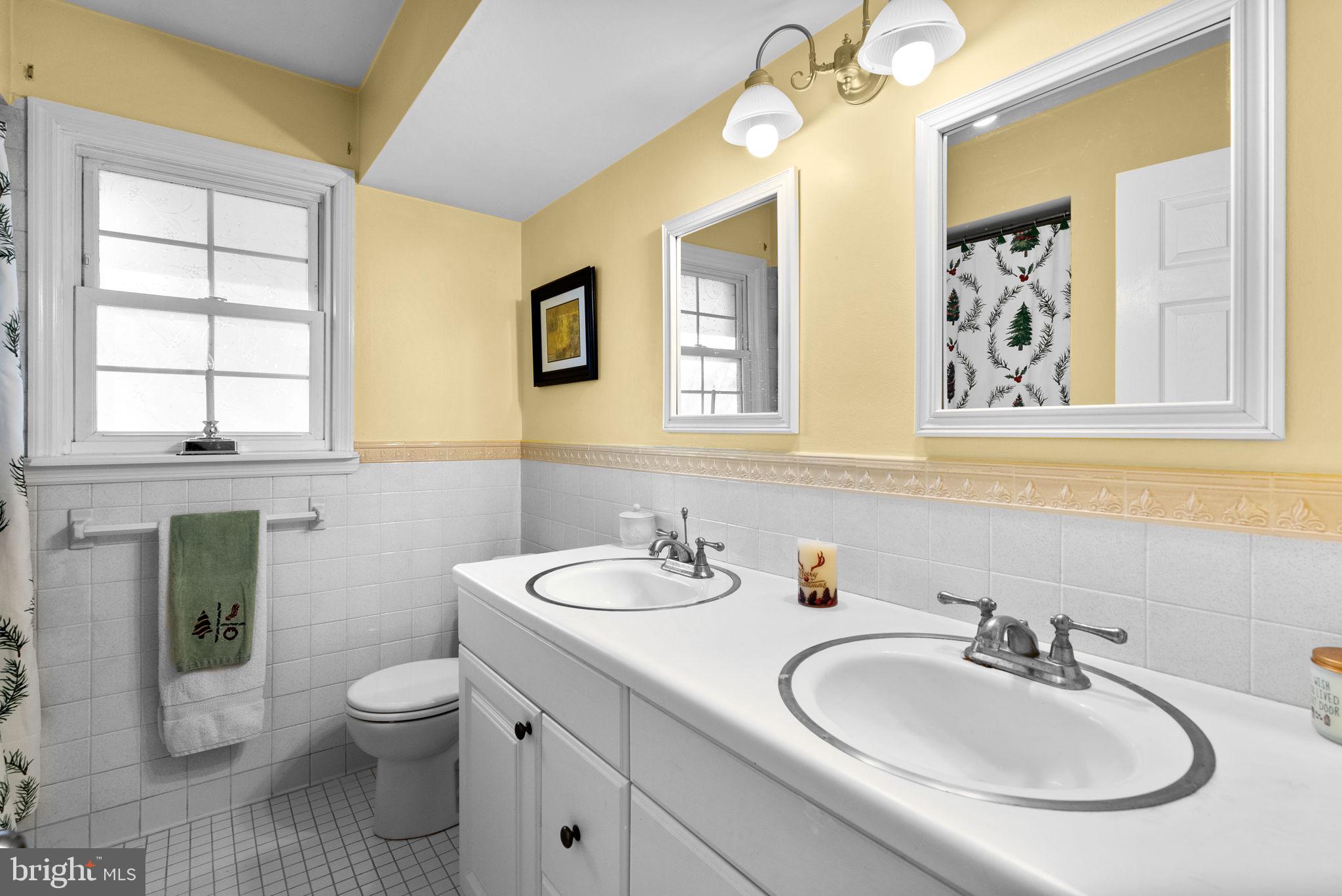 MAPLE CREST - Residential