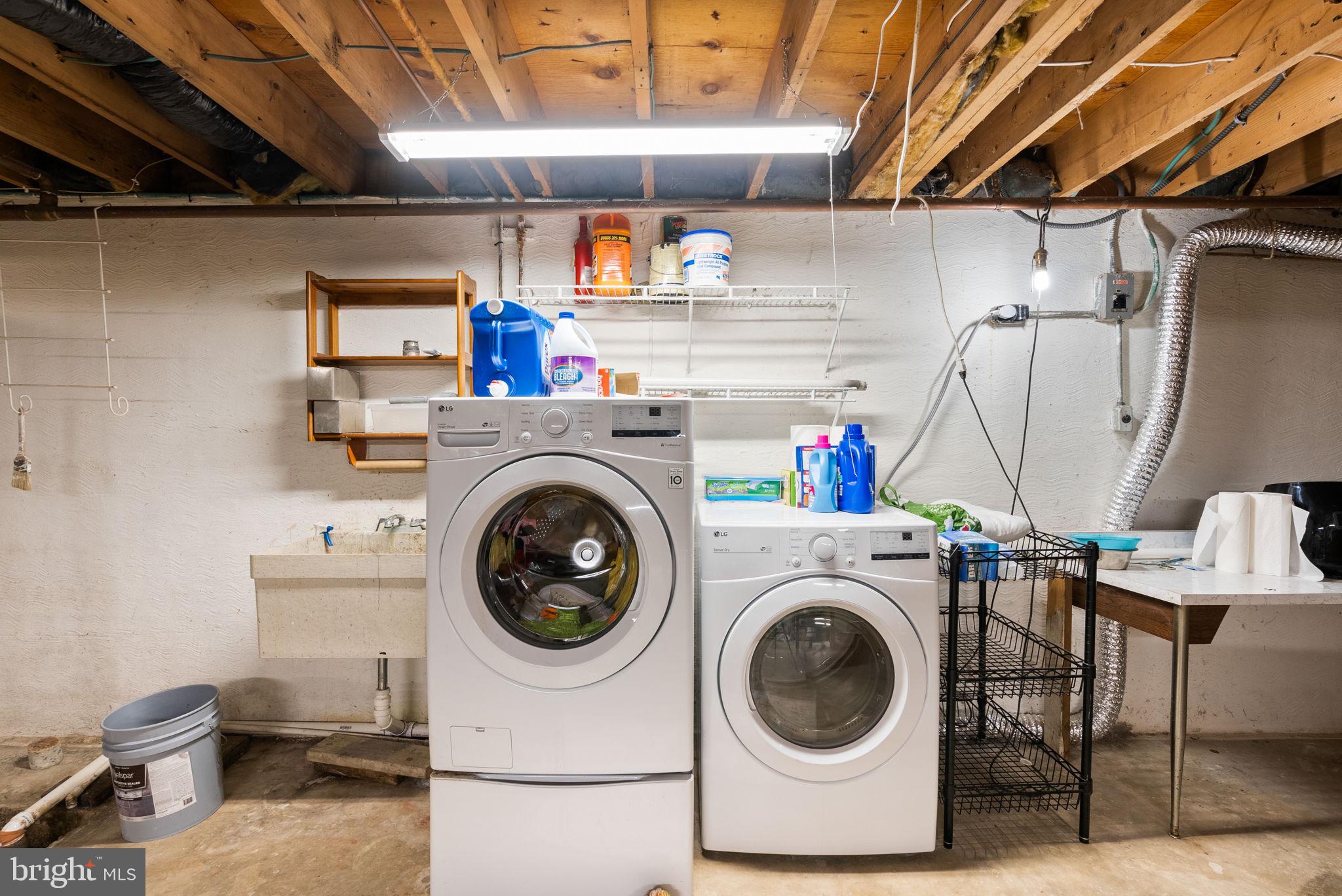 MAPLE CREST - Residential