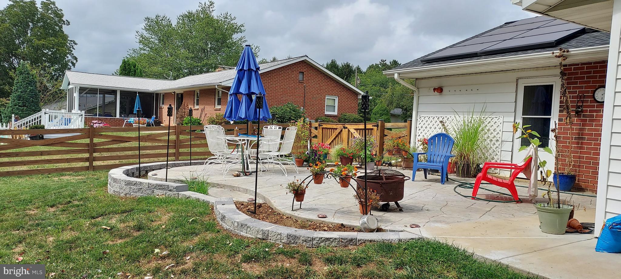 MAPLE CREST - Residential