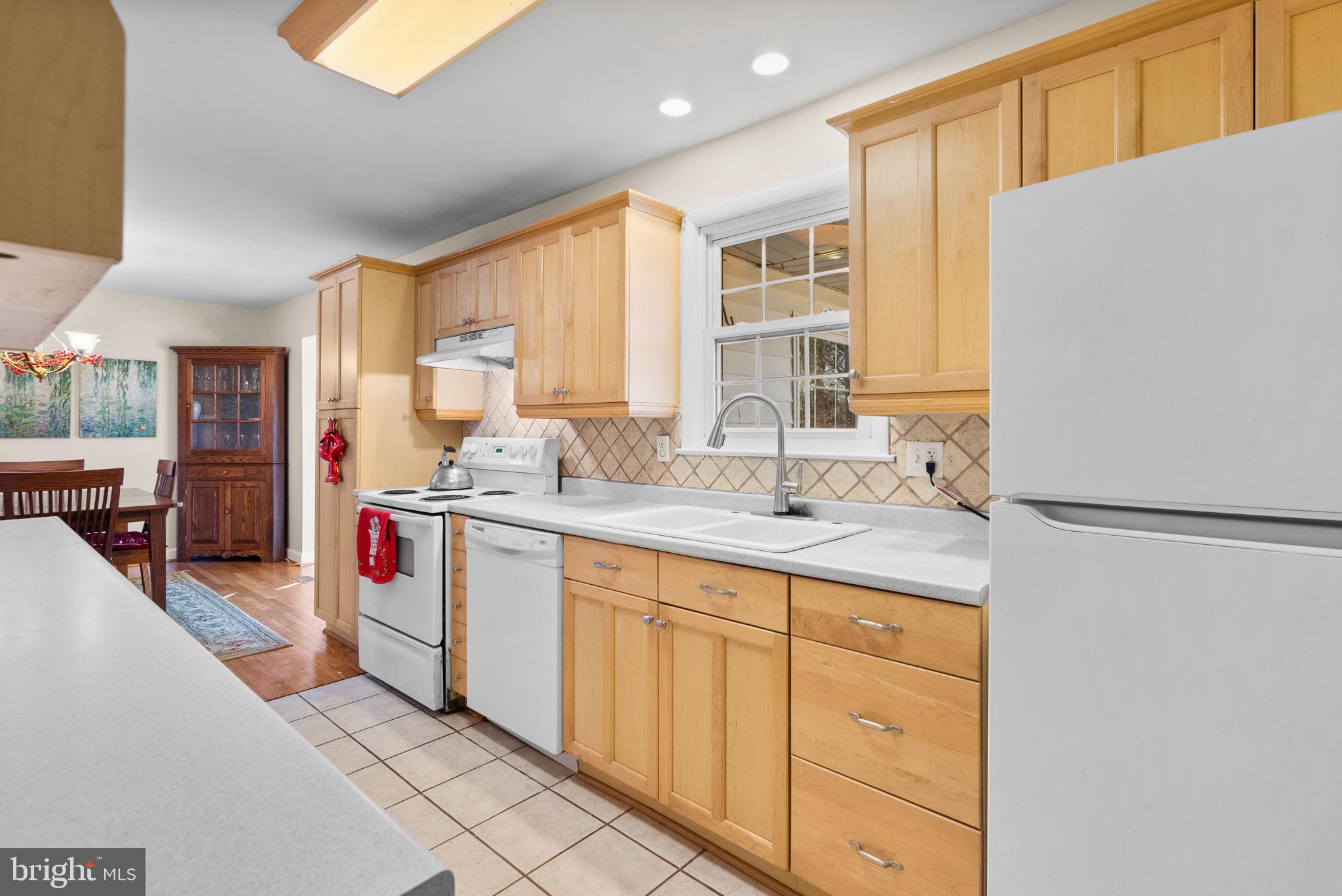 MAPLE CREST - Residential