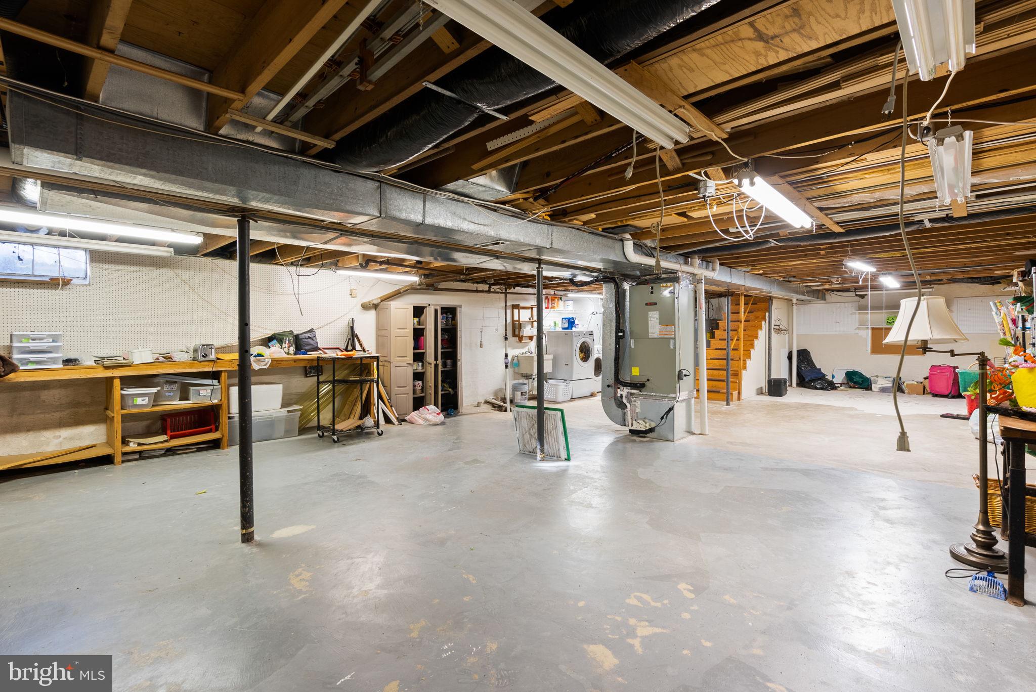 MAPLE CREST - Residential