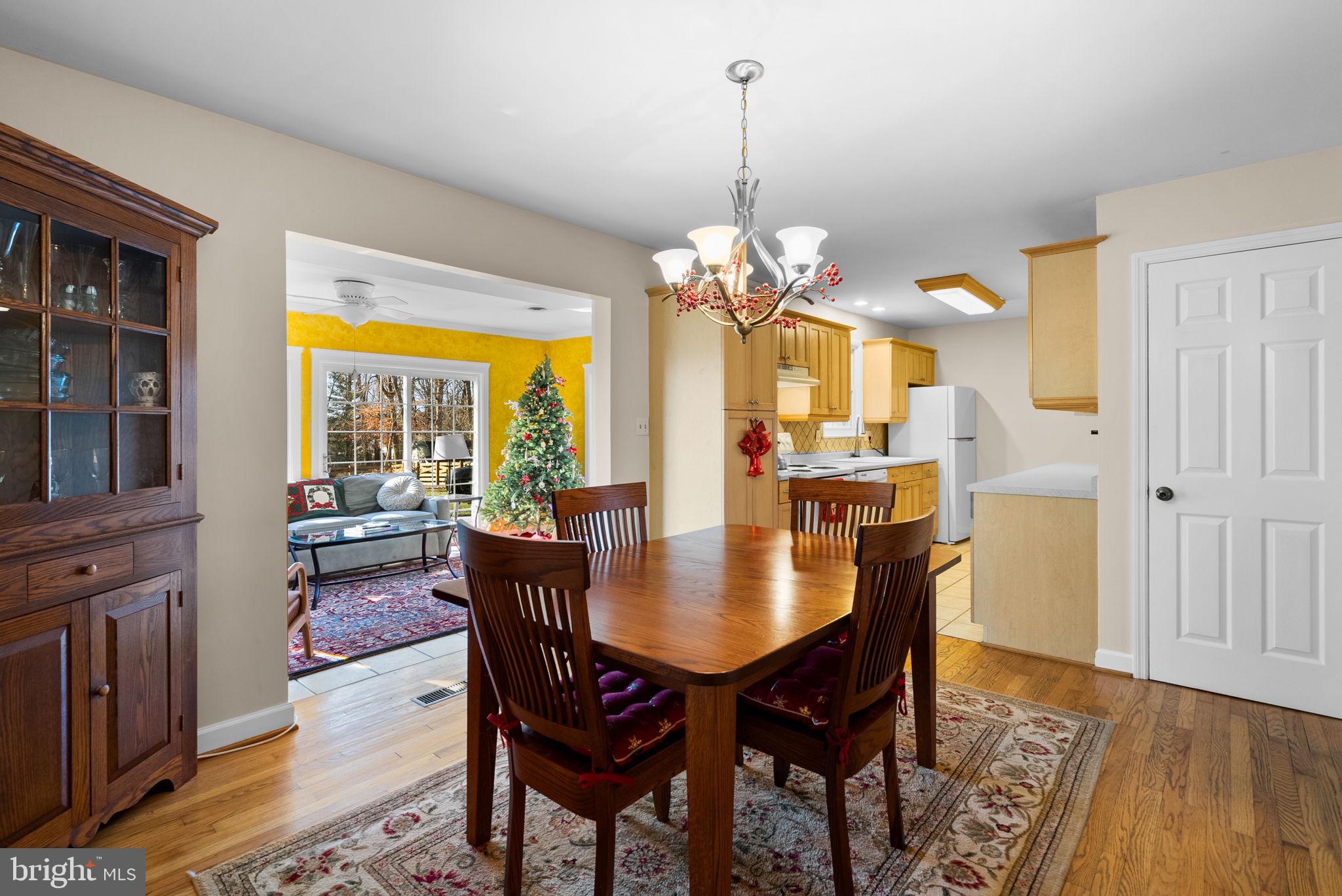 MAPLE CREST - Residential