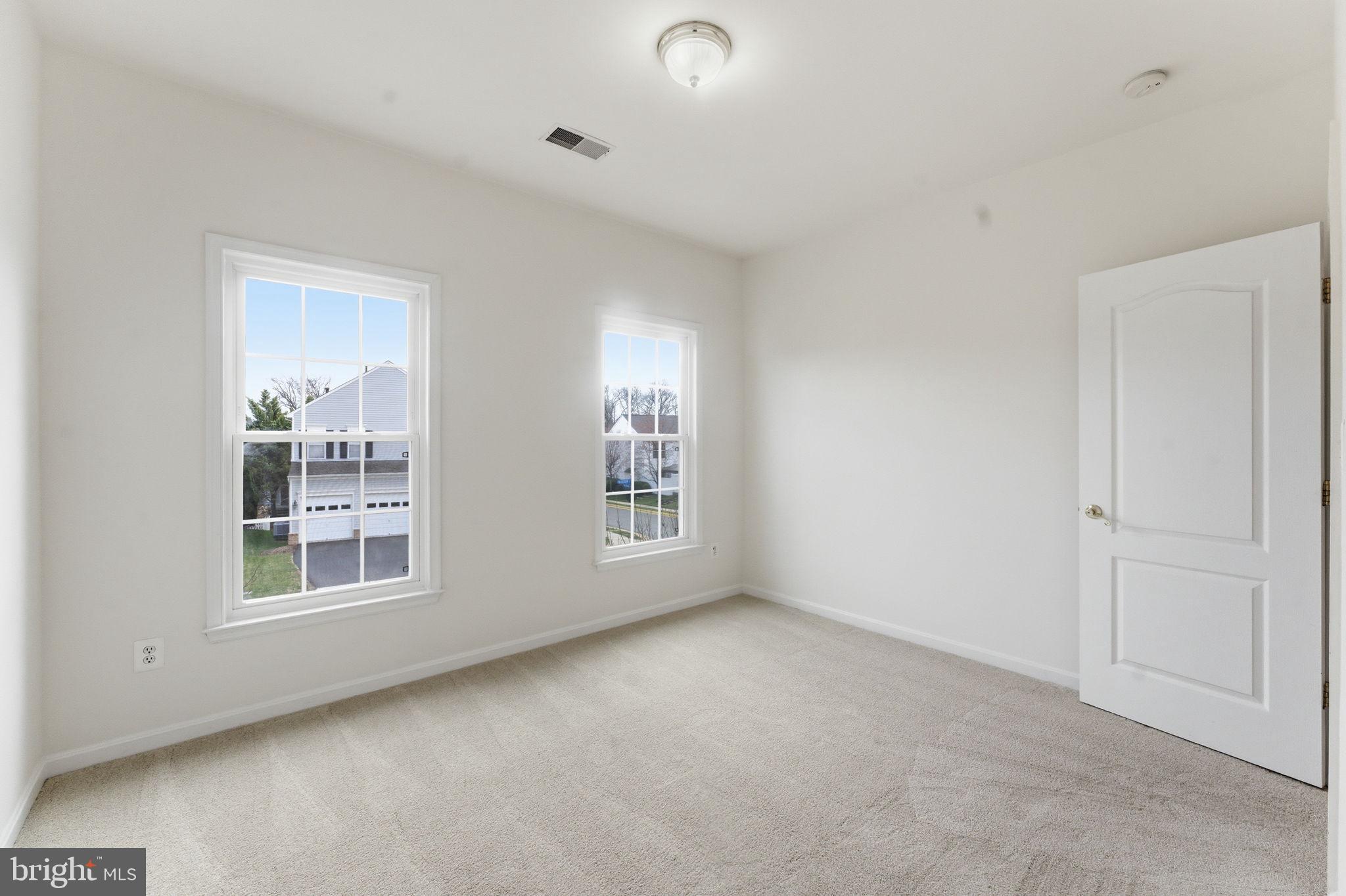 SIGNATURE AT BROADLANDS - Residential