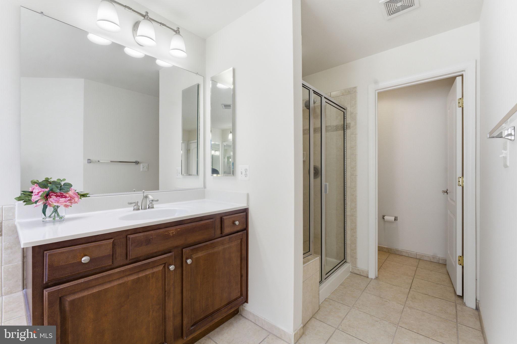 SIGNATURE AT BROADLANDS - Residential