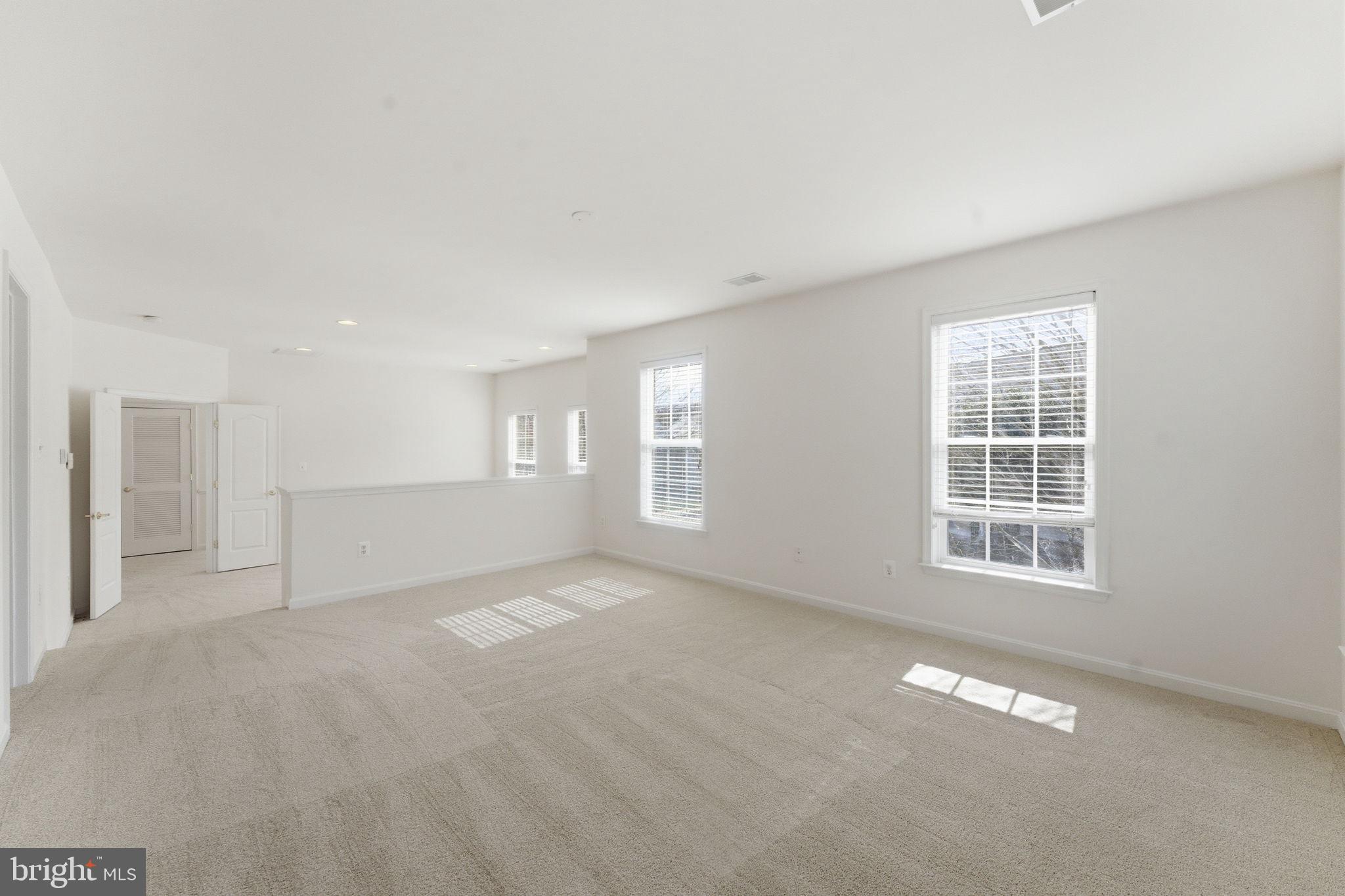 SIGNATURE AT BROADLANDS - Residential