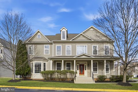 Photo of 43358 Fullerton St, ASHBURN, VA 20147 (MLS # VALO2118714)