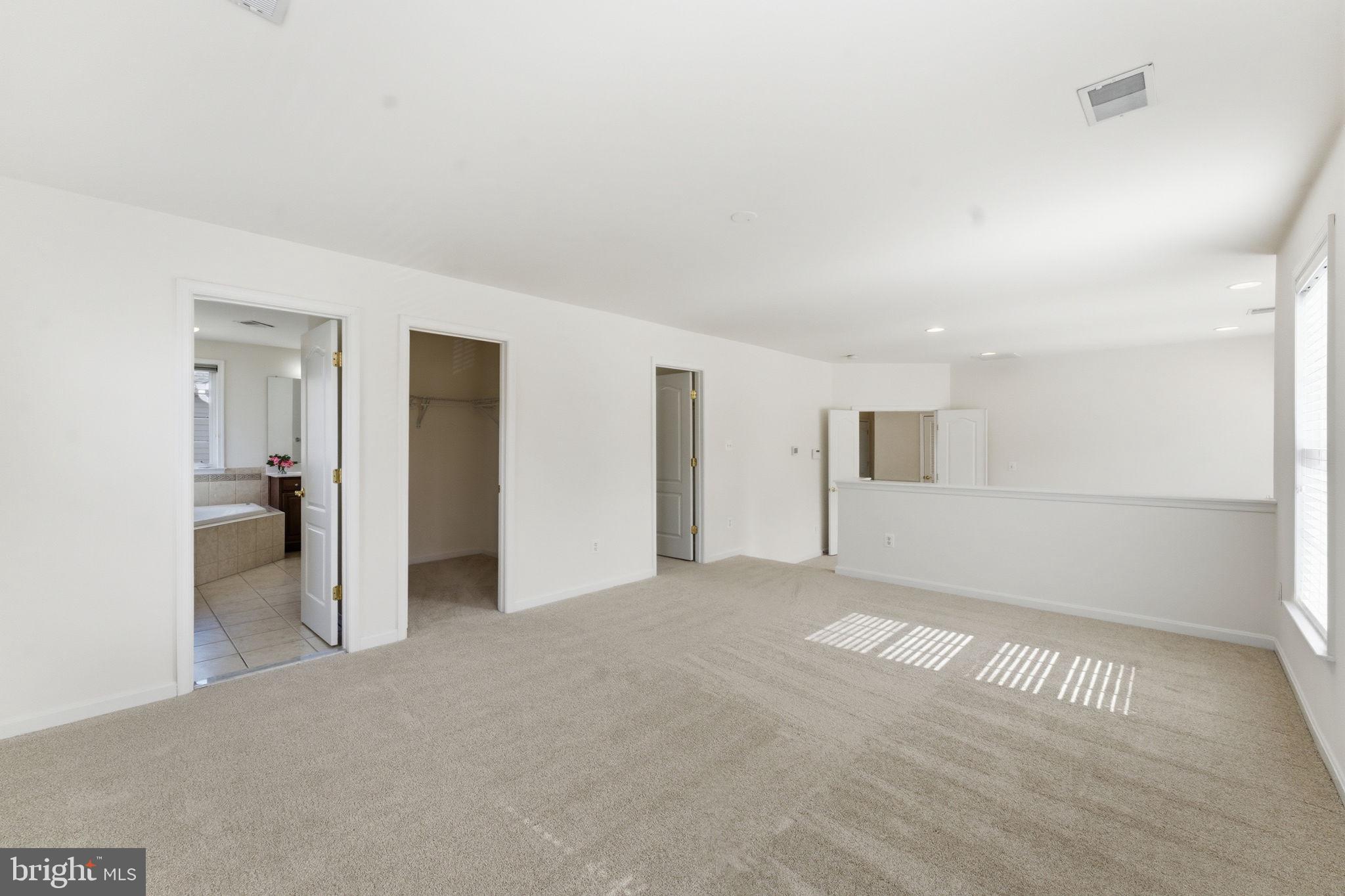 SIGNATURE AT BROADLANDS - Residential