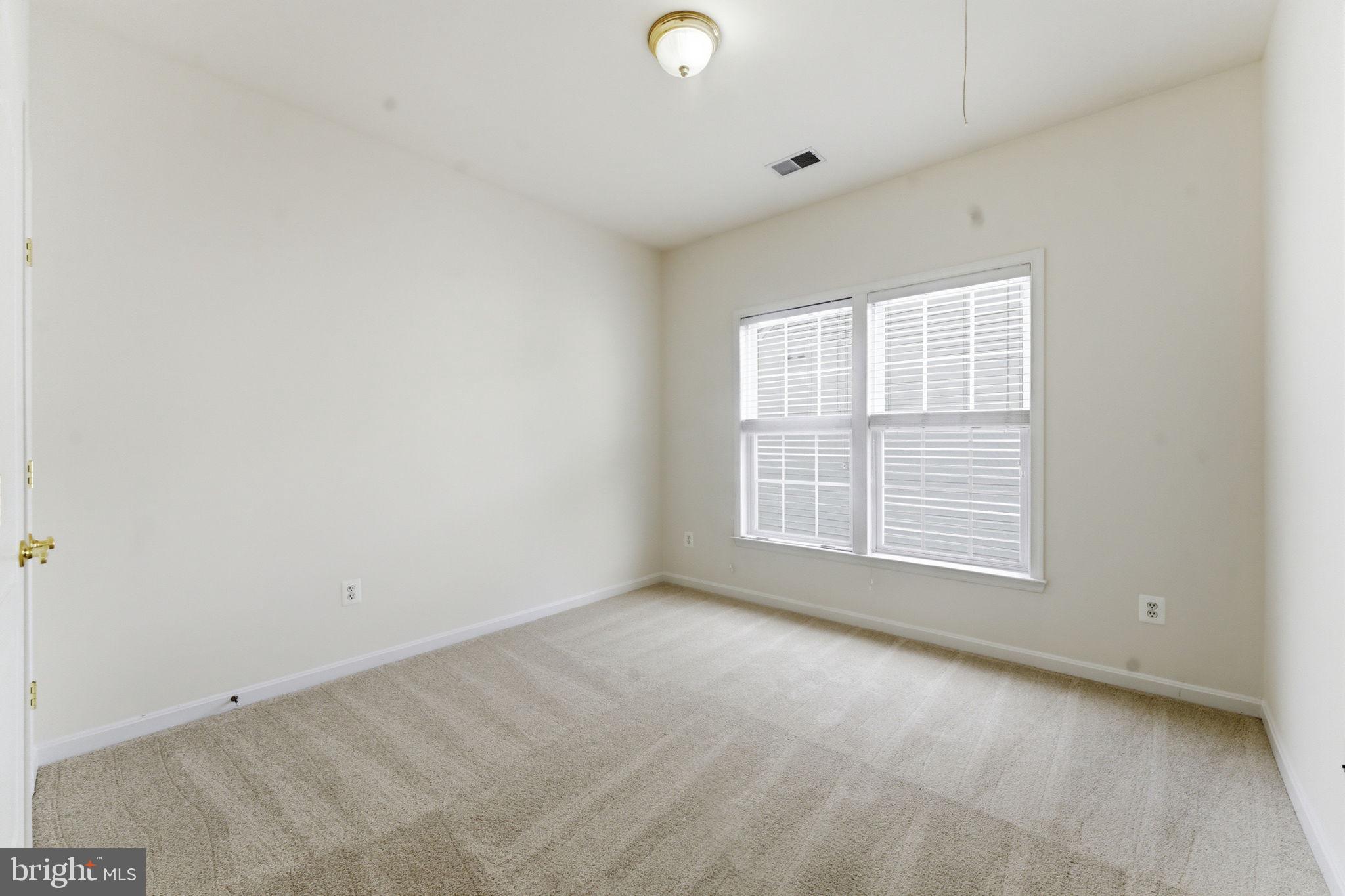 SIGNATURE AT BROADLANDS - Residential