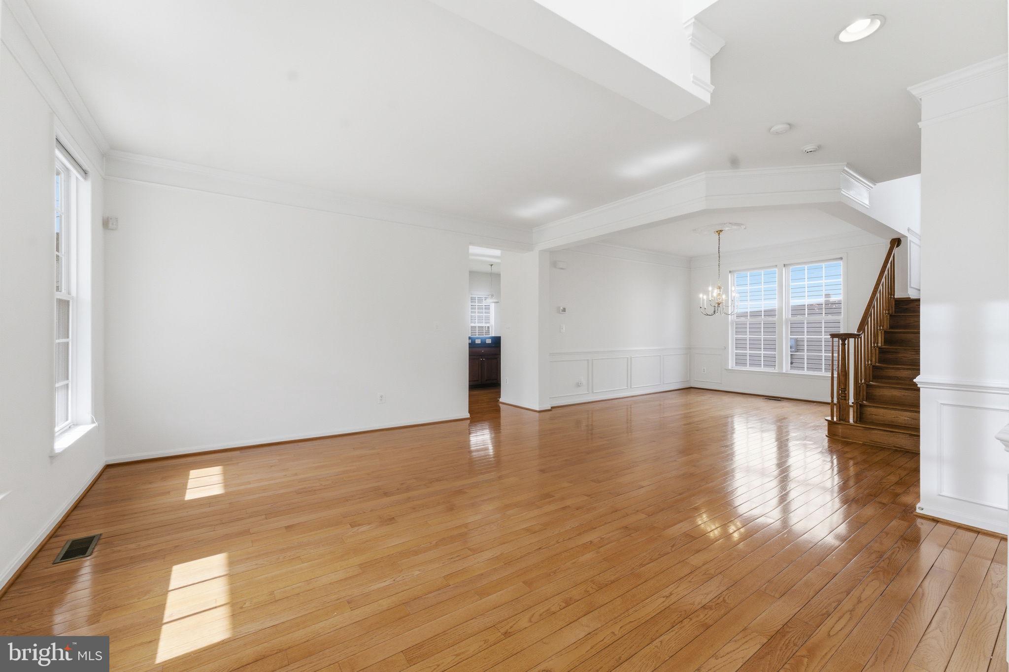 SIGNATURE AT BROADLANDS - Residential