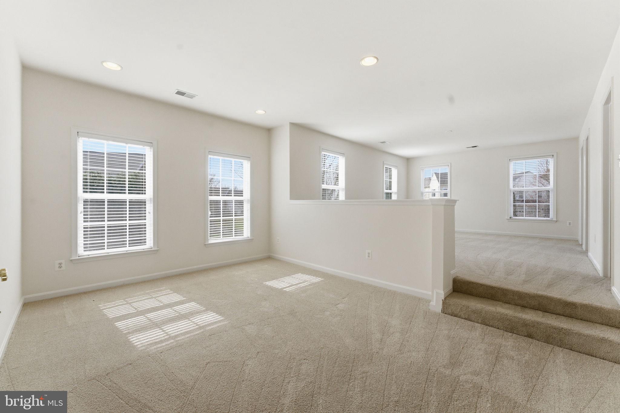 SIGNATURE AT BROADLANDS - Residential