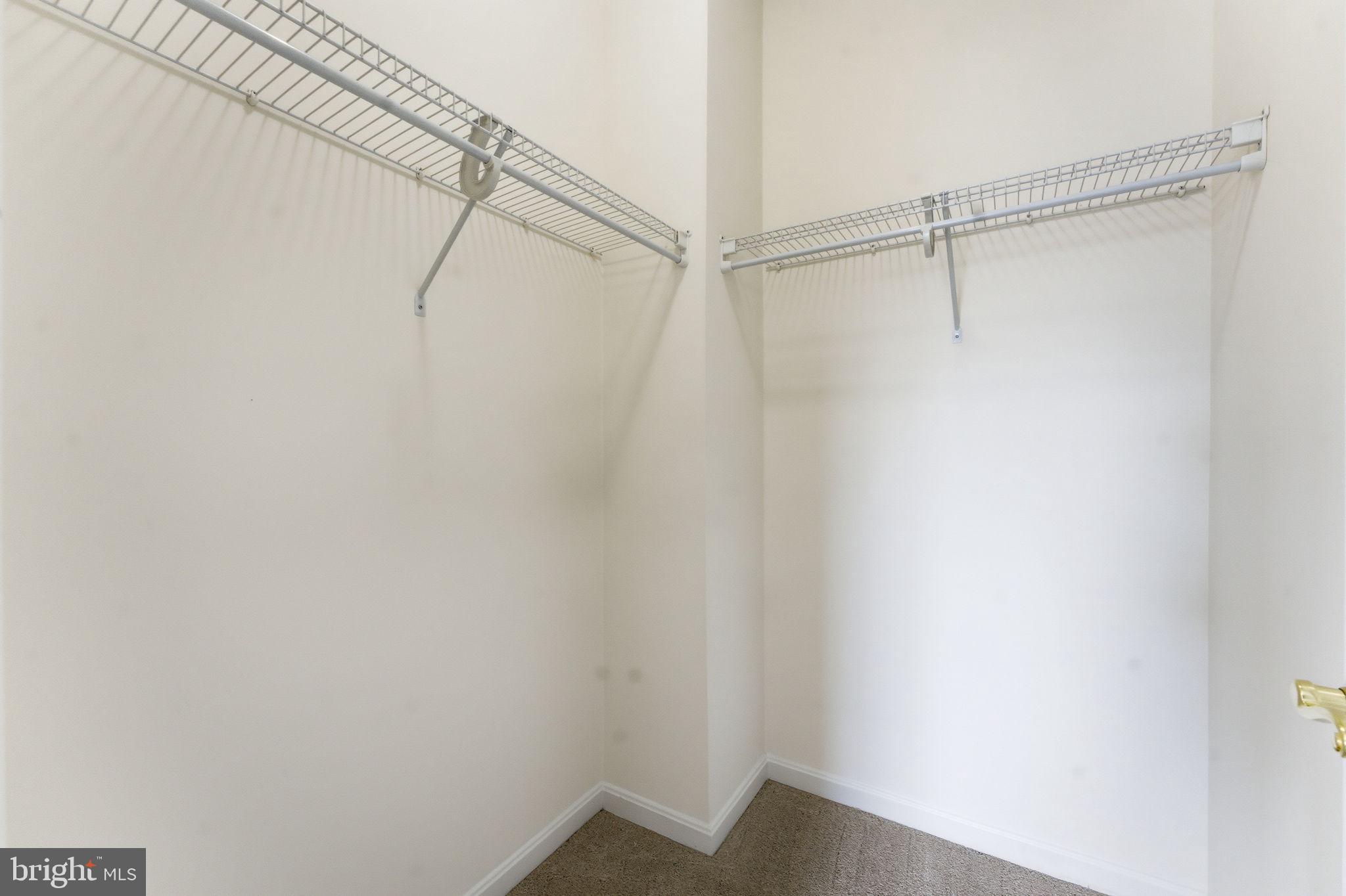 SIGNATURE AT BROADLANDS - Residential