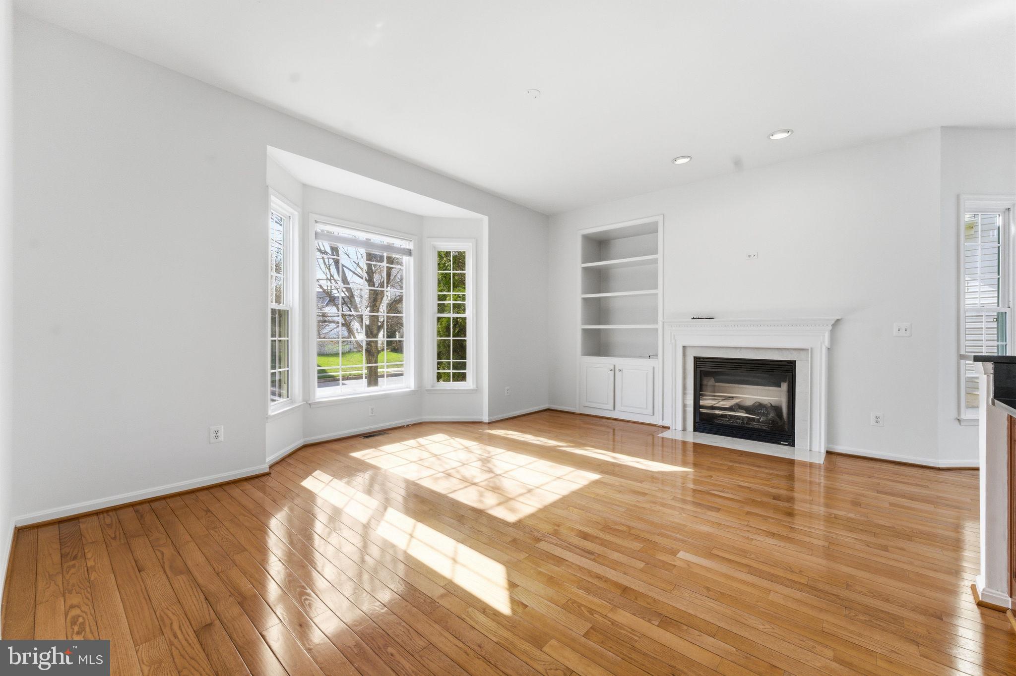 SIGNATURE AT BROADLANDS - Residential