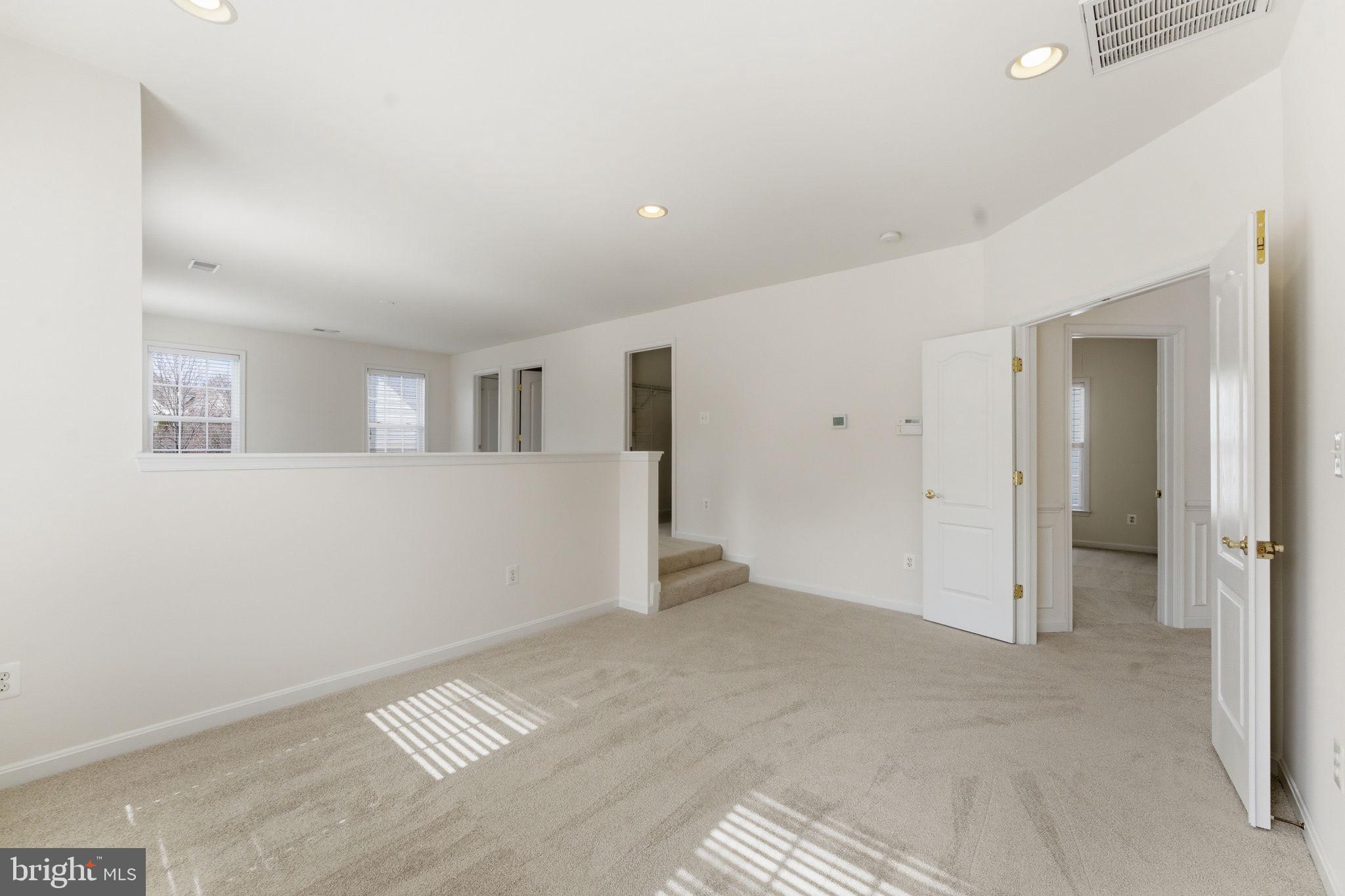 SIGNATURE AT BROADLANDS - Residential