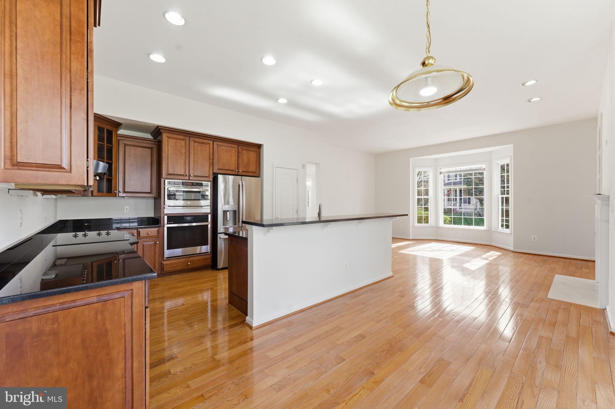 SIGNATURE AT BROADLANDS - Residential