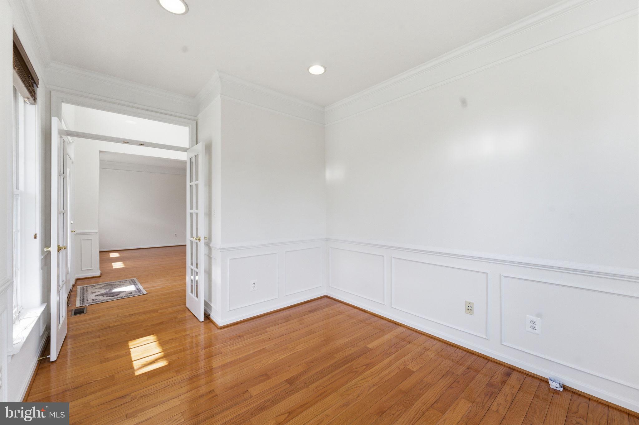 SIGNATURE AT BROADLANDS - Residential