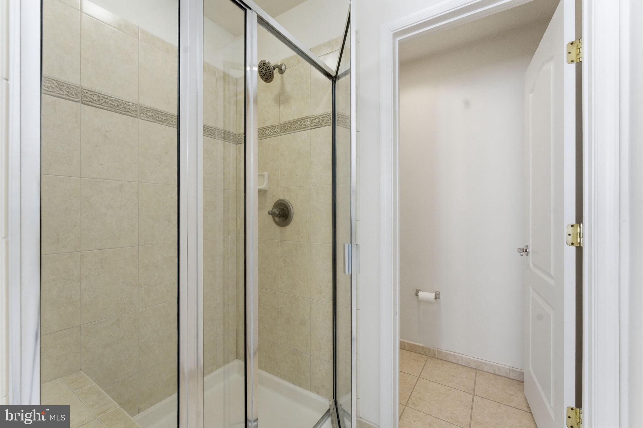 SIGNATURE AT BROADLANDS - Residential