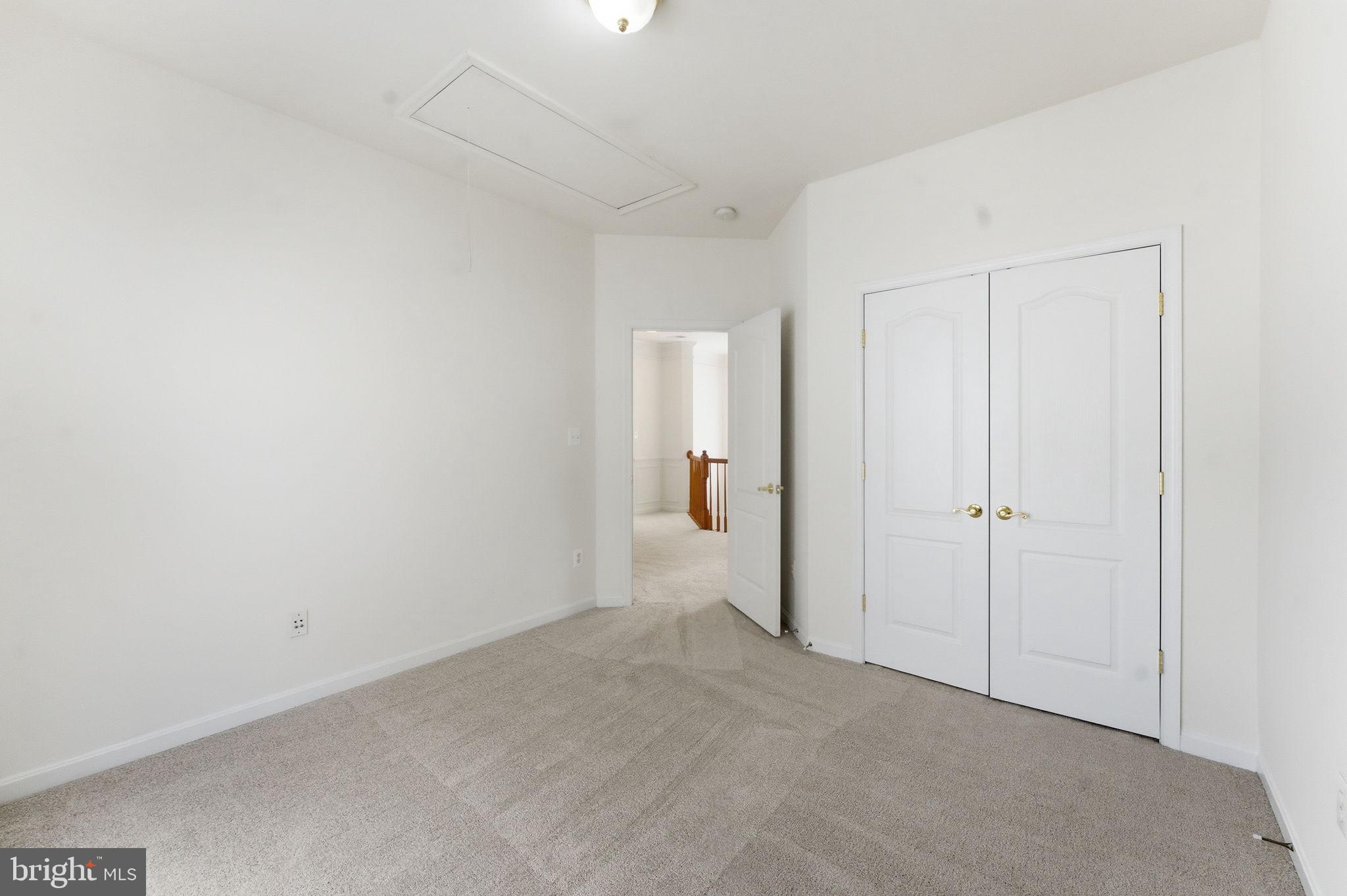 SIGNATURE AT BROADLANDS - Residential