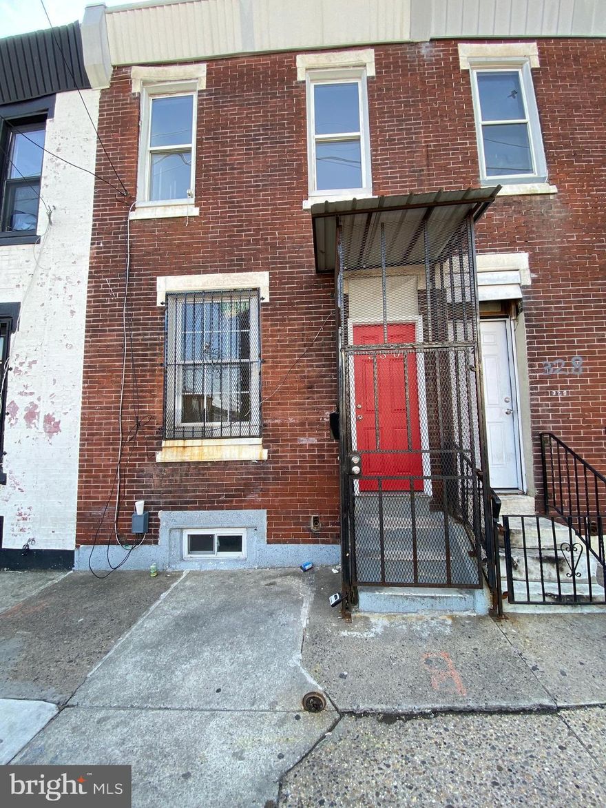 Your dream home awaits at 330 E Somerset St !📍, this recently renovated property with tremendous cash flow potential , features 2 units 🤑 or use it as a house with 6 bedrooms and 2 full bathrooms.  When you step inside, you'll be impressed by the well-maintained floors that run throughout the first and second floors, along with the excellent condition of the walls. 🌟 Each unit has a well-appointed kitchen with Formica countertops and tile backsplash for easy maintenance. 🍽️🚗 Flexible street parking on both sides is available in this Up&Coming Kensington area of Philadelphia, with new constructions going up in the surrounding neightborhoods! 👷‍♂️ The building is divided into two units: Unit 1 is a 3-bedroom, 1-bathroom on the first floor, and Unit 2 is a 3-bedroom, 1-bathroom on the second floor. 🛏️This property has tremendous potential due to its size, location, and distribution, and with rents on the rise, the new owner will be able to charge a great amount of monthly passive income. Enjoy the convenience of being within walking distance to public transportation. 🚌This opportunity is not to be missed—act quickly before it’s gone!💵
