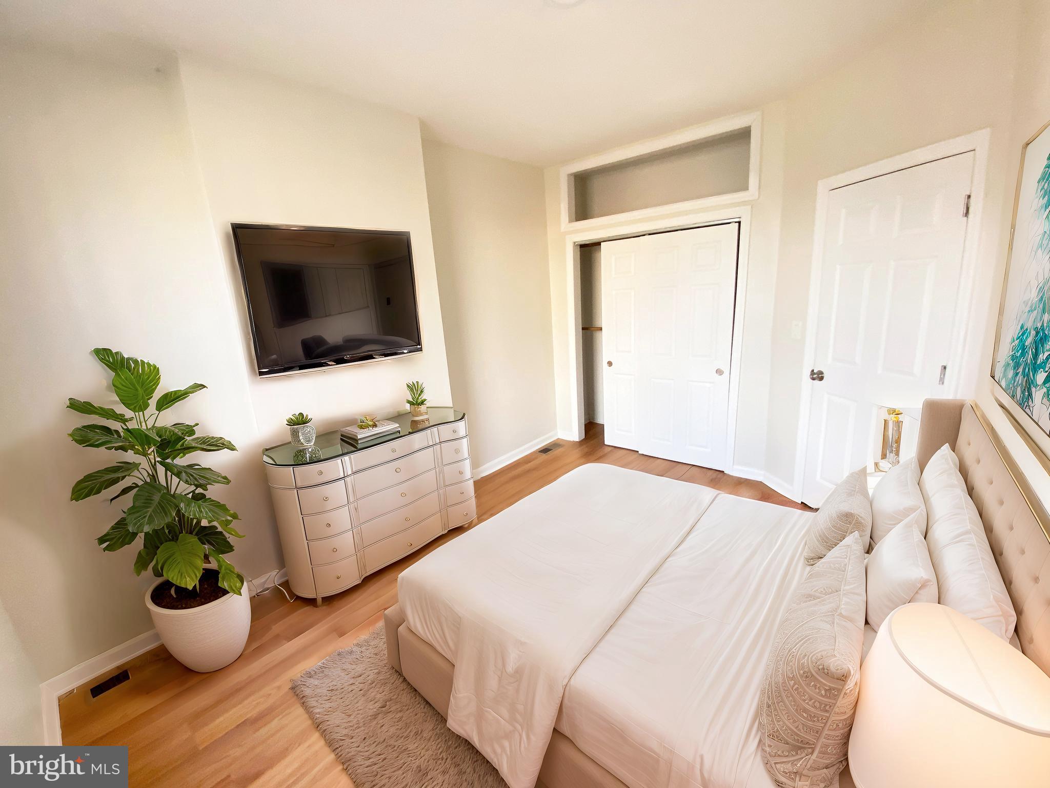 KENSINGTON - Residential