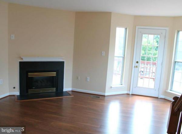 FAIR LAKES LAND BAY - Residential