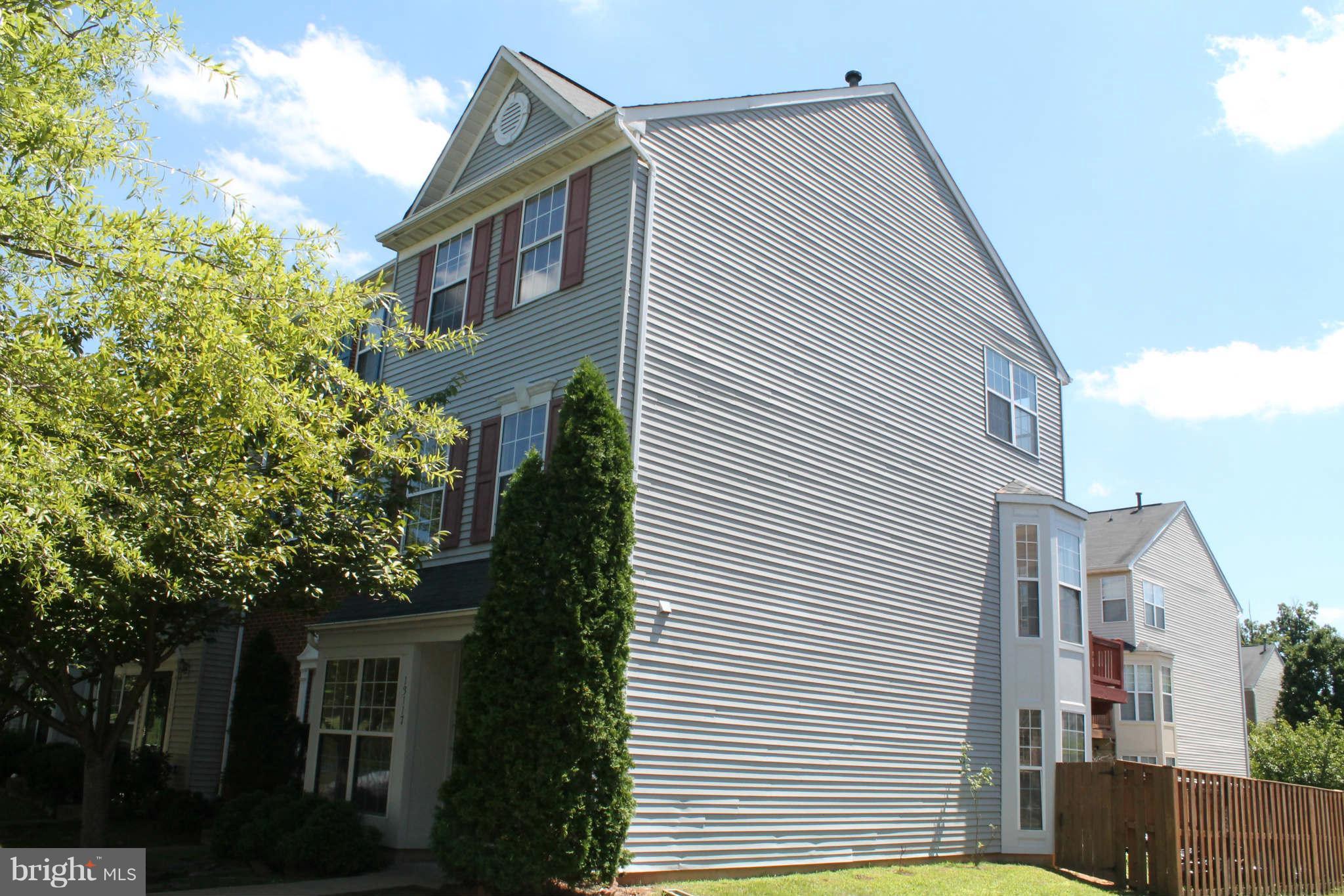 FAIR LAKES LAND BAY - Residential