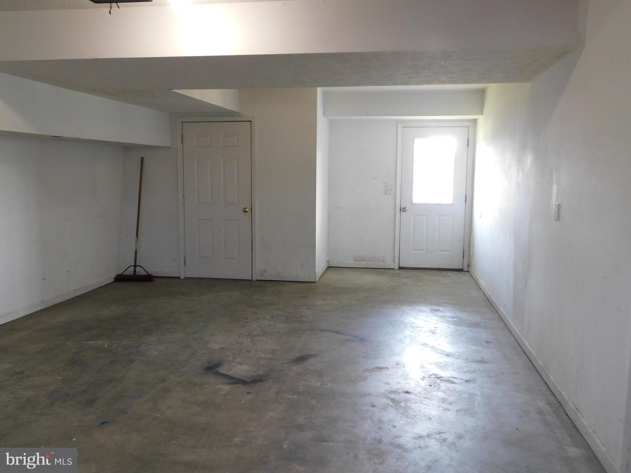 WINDSTONE TOWNHOMES - Residential Lease