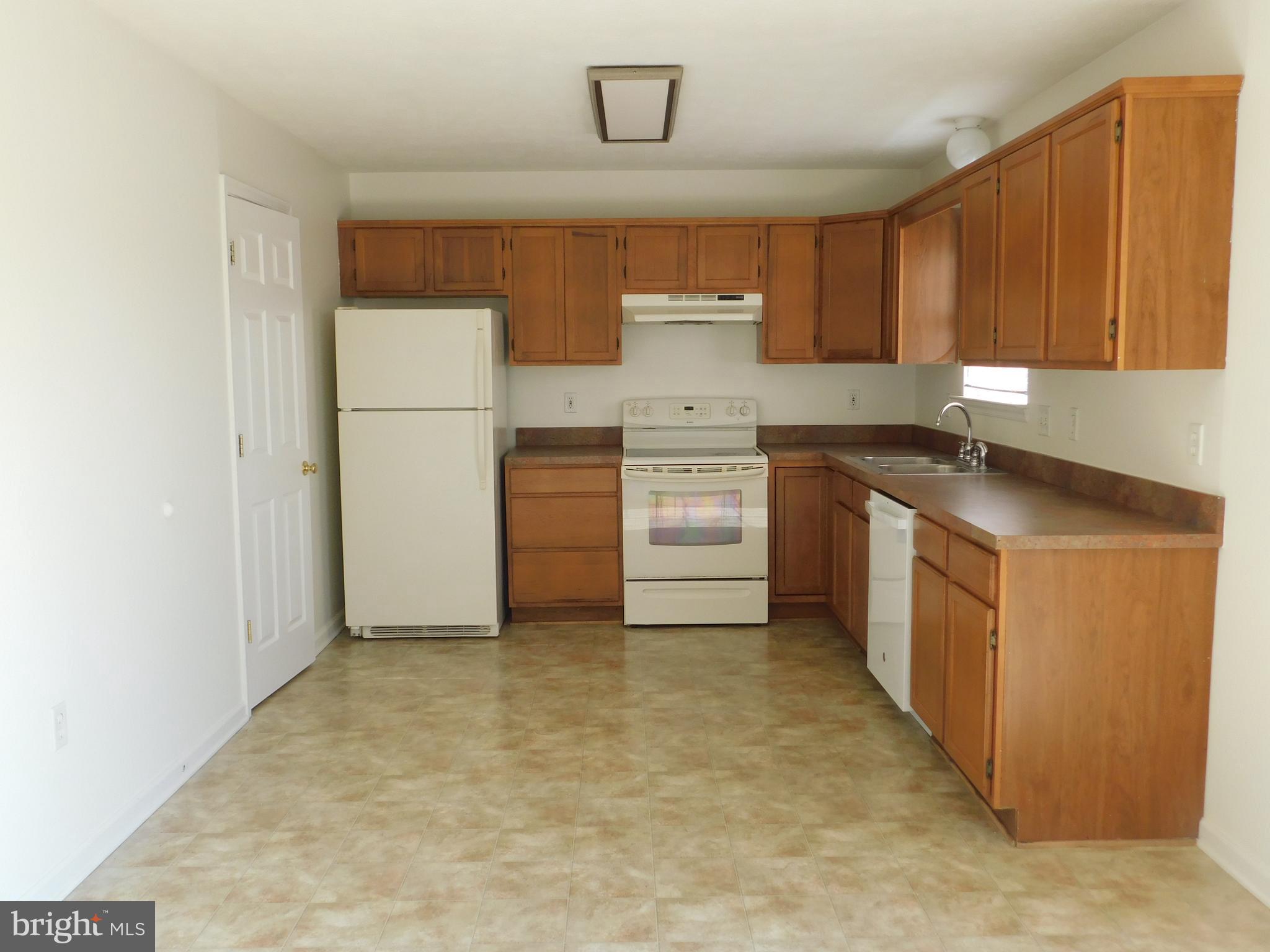 WINDSTONE TOWNHOMES - Residential Lease