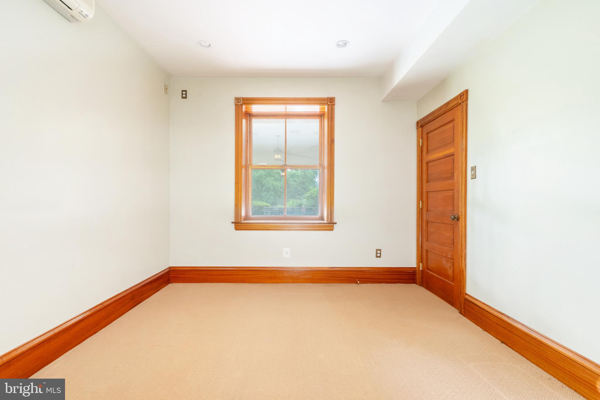 FOX CHASE - Residential