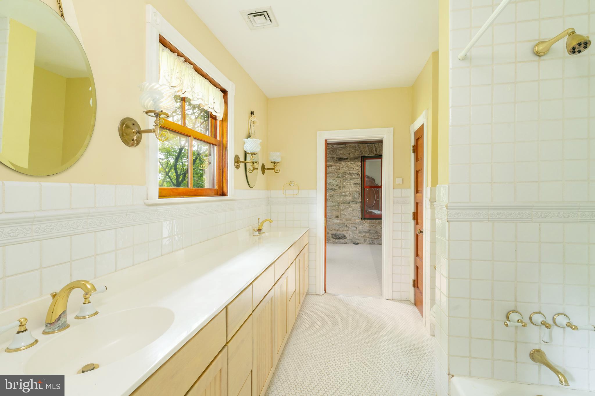 FOX CHASE - Residential