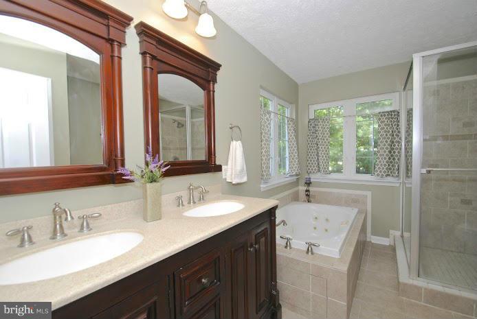 CHAPEL VILLAGE - Residential