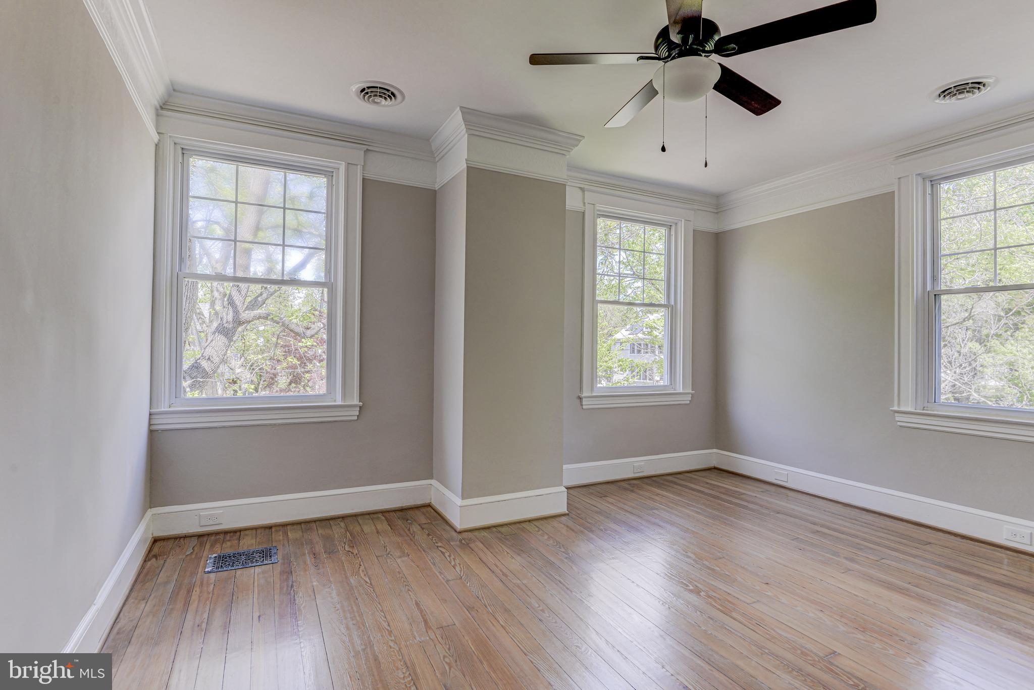 MOUNT WASHINGTON - Residential