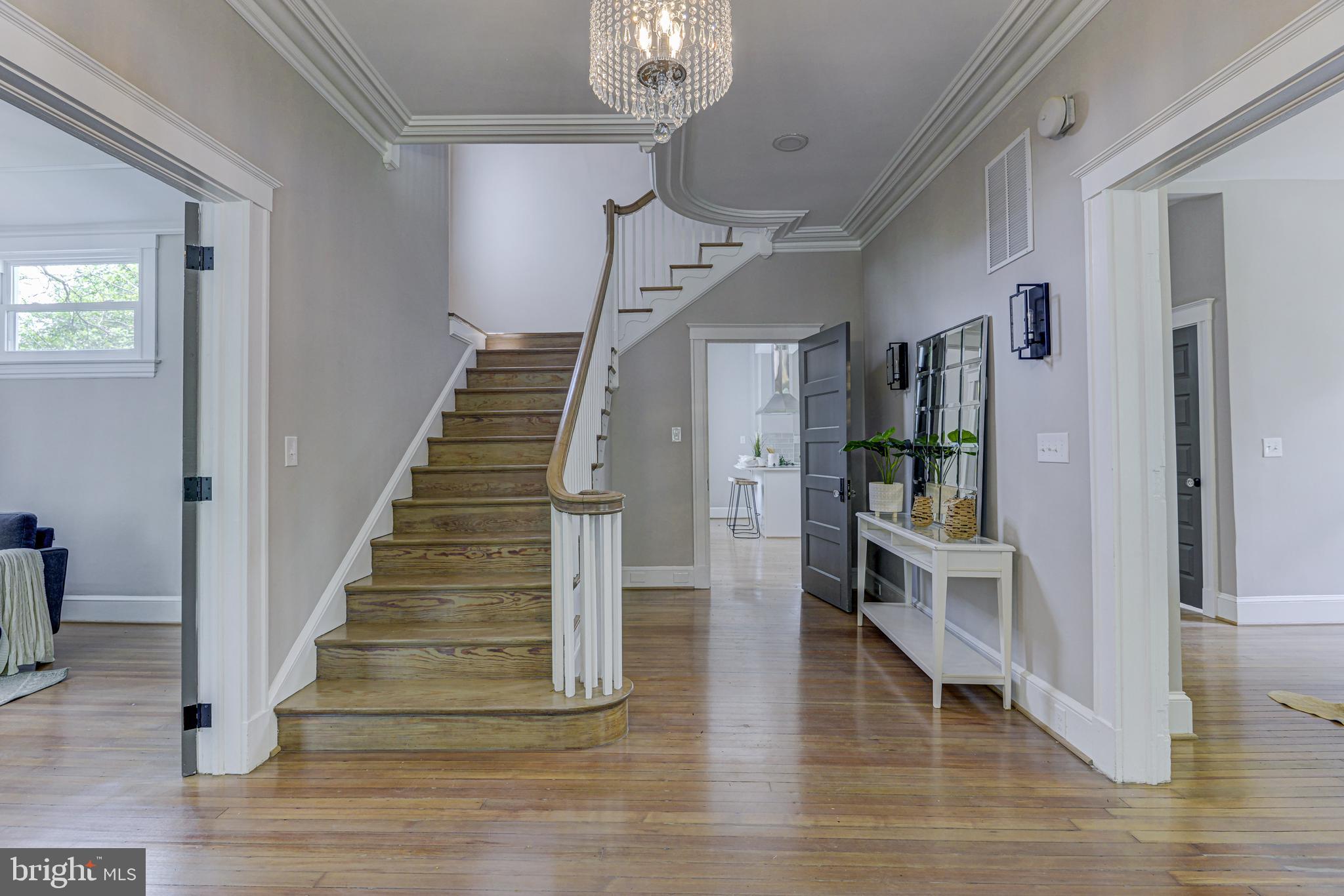 MOUNT WASHINGTON - Residential