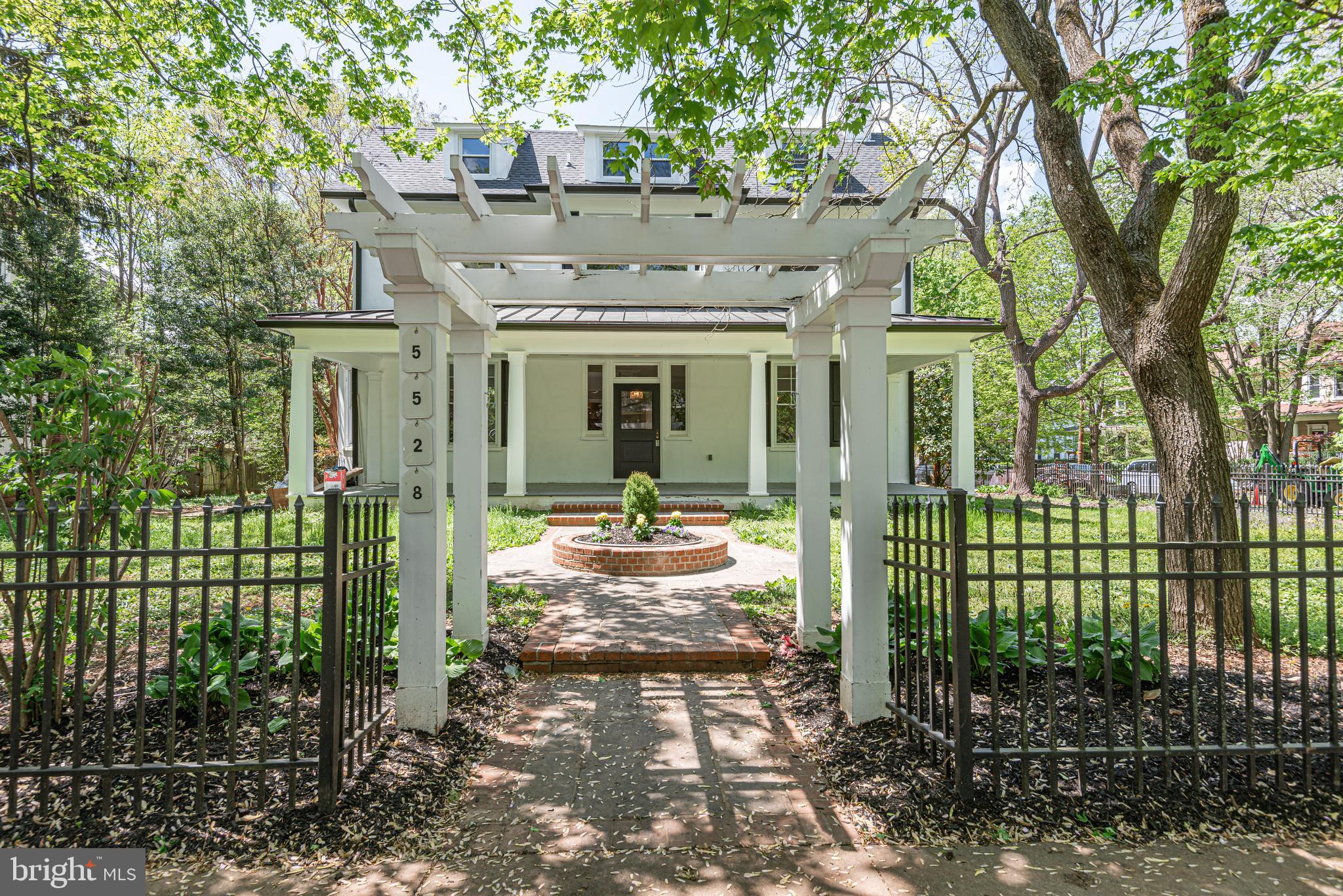 MOUNT WASHINGTON - Residential