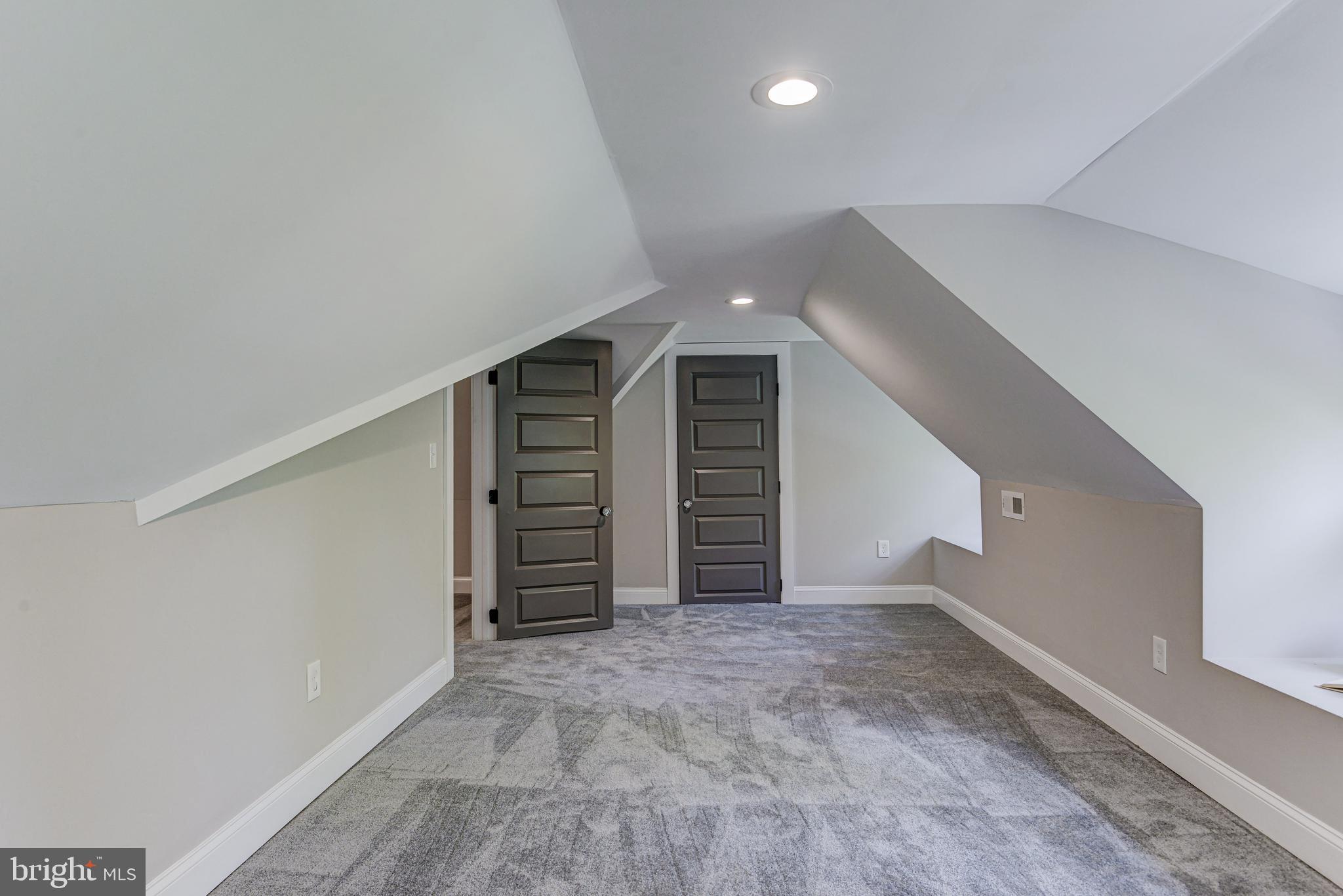 MOUNT WASHINGTON - Residential