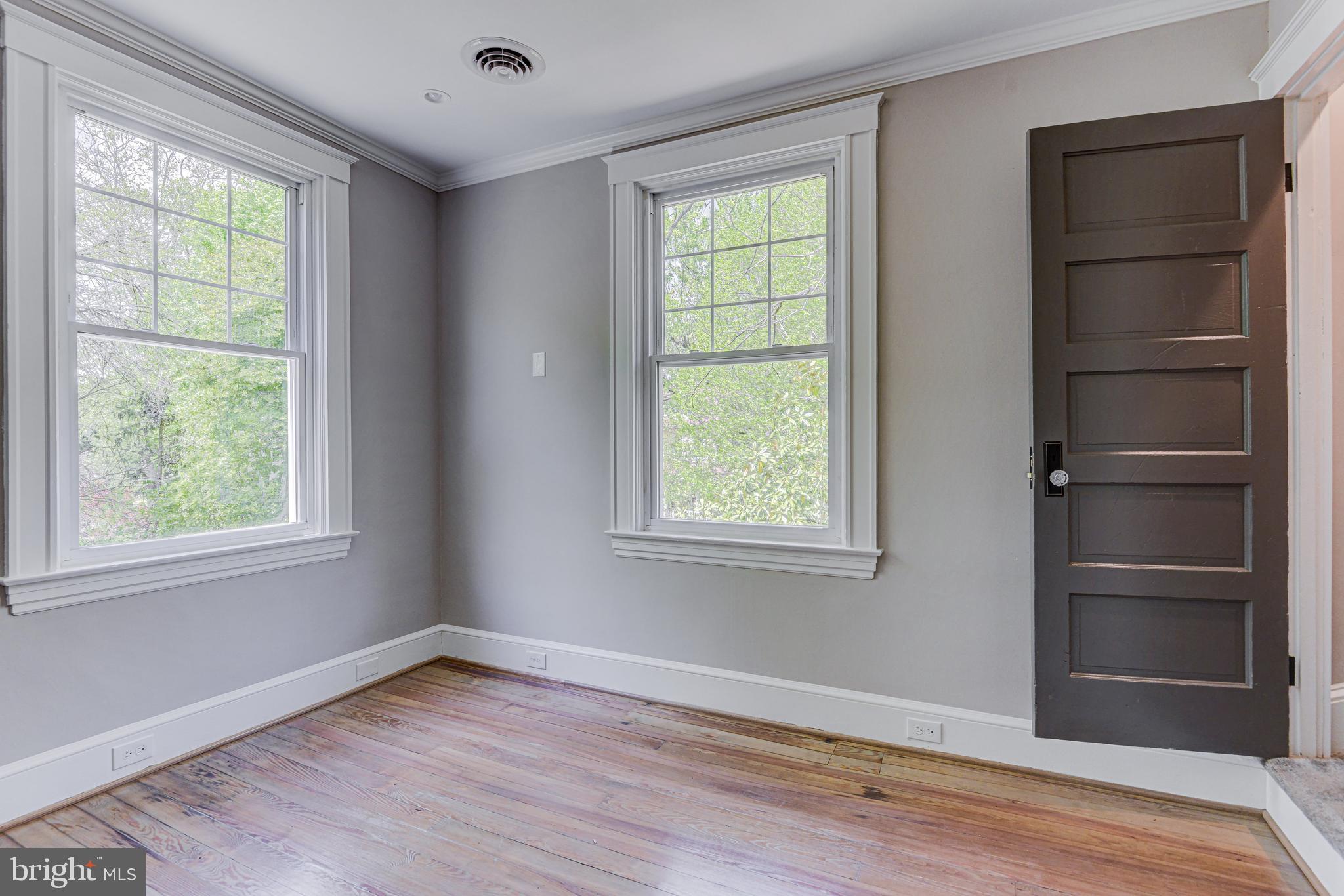 MOUNT WASHINGTON - Residential