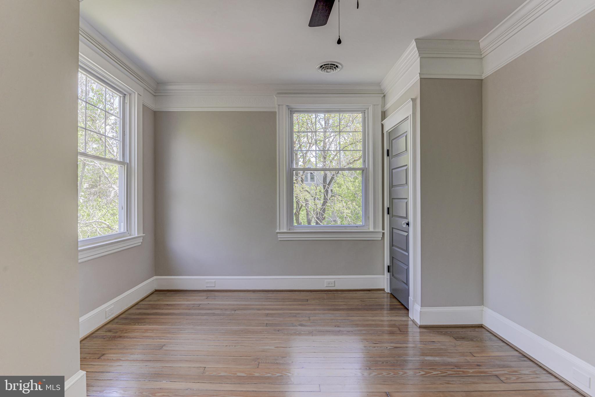 MOUNT WASHINGTON - Residential