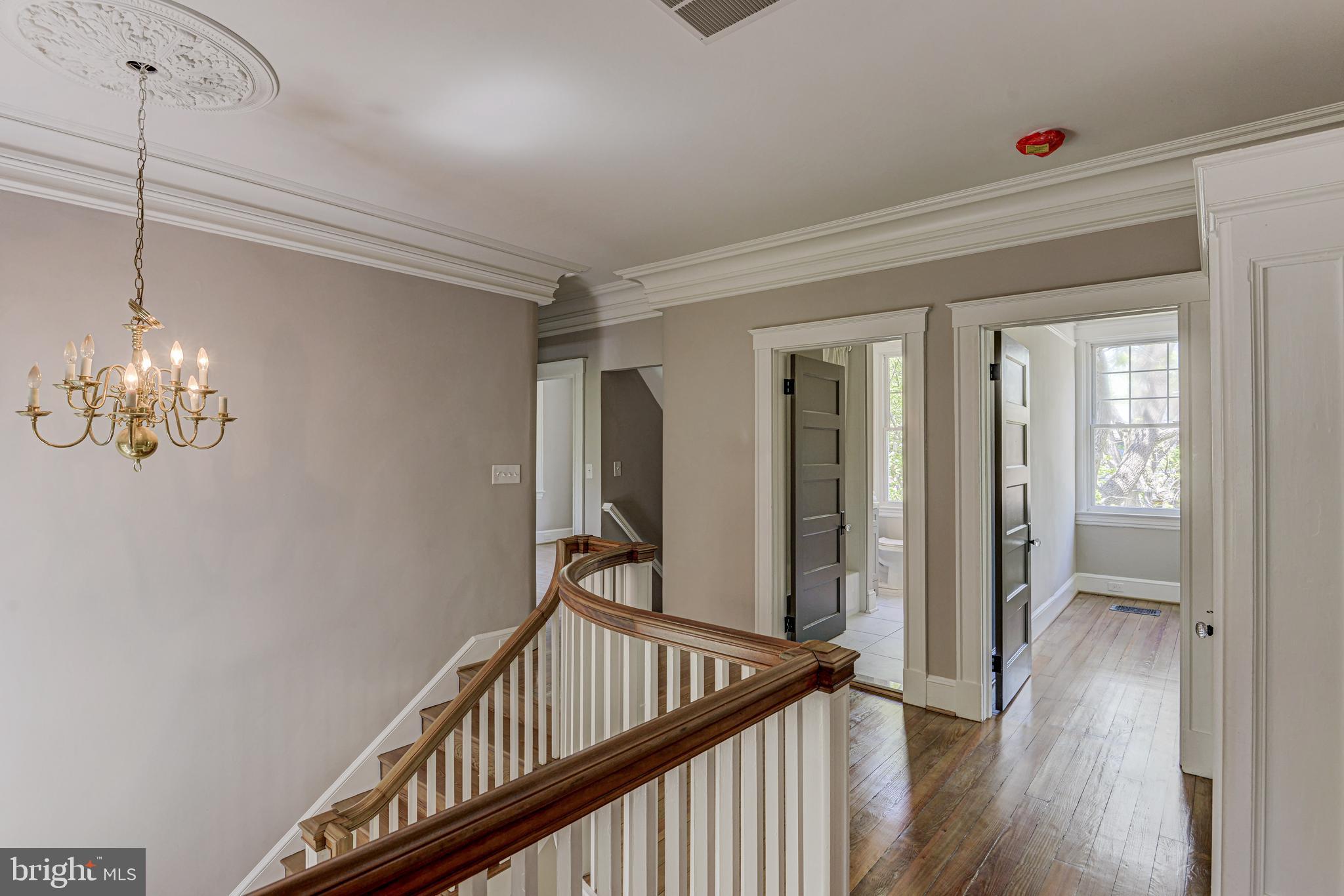 MOUNT WASHINGTON - Residential