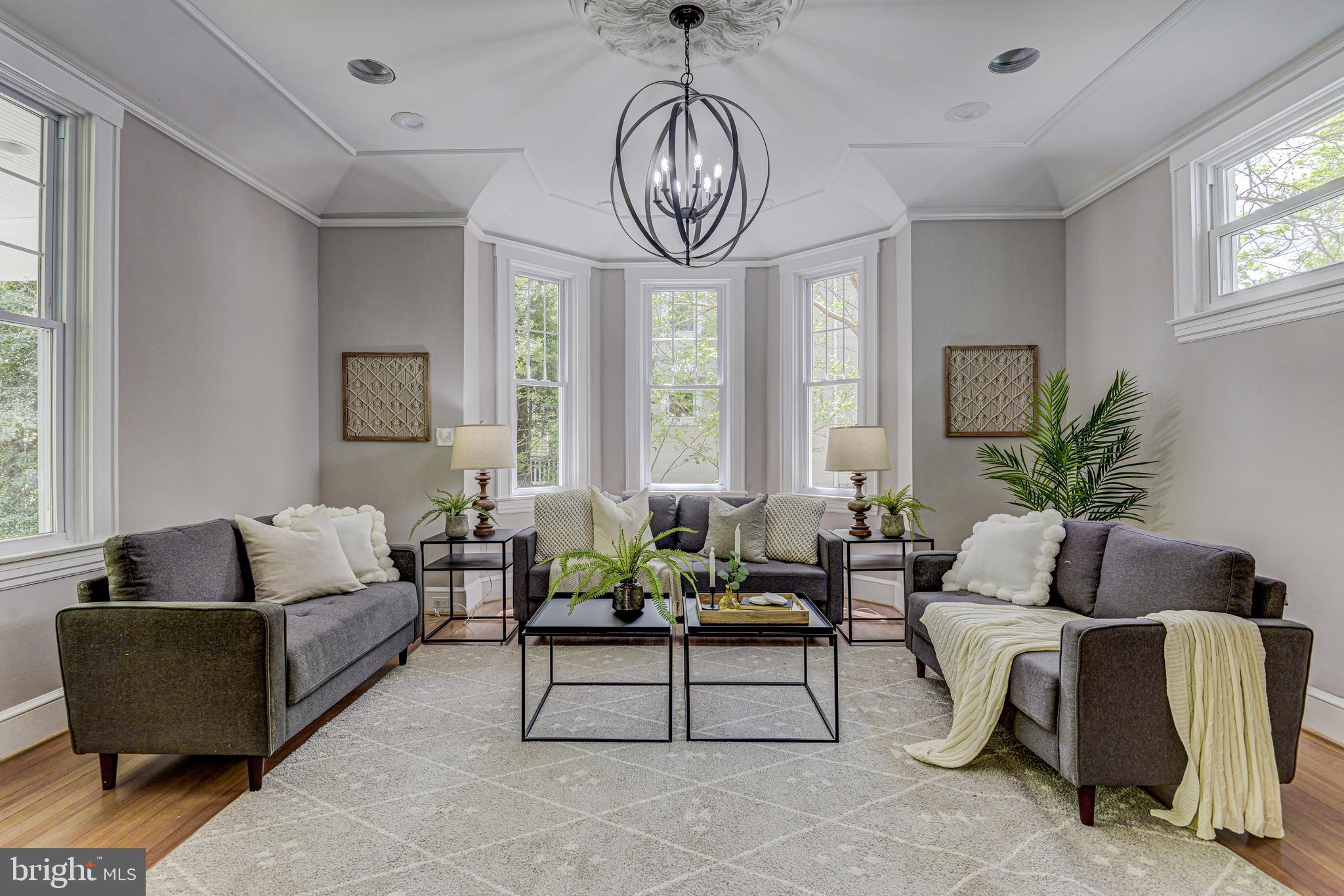 MOUNT WASHINGTON - Residential