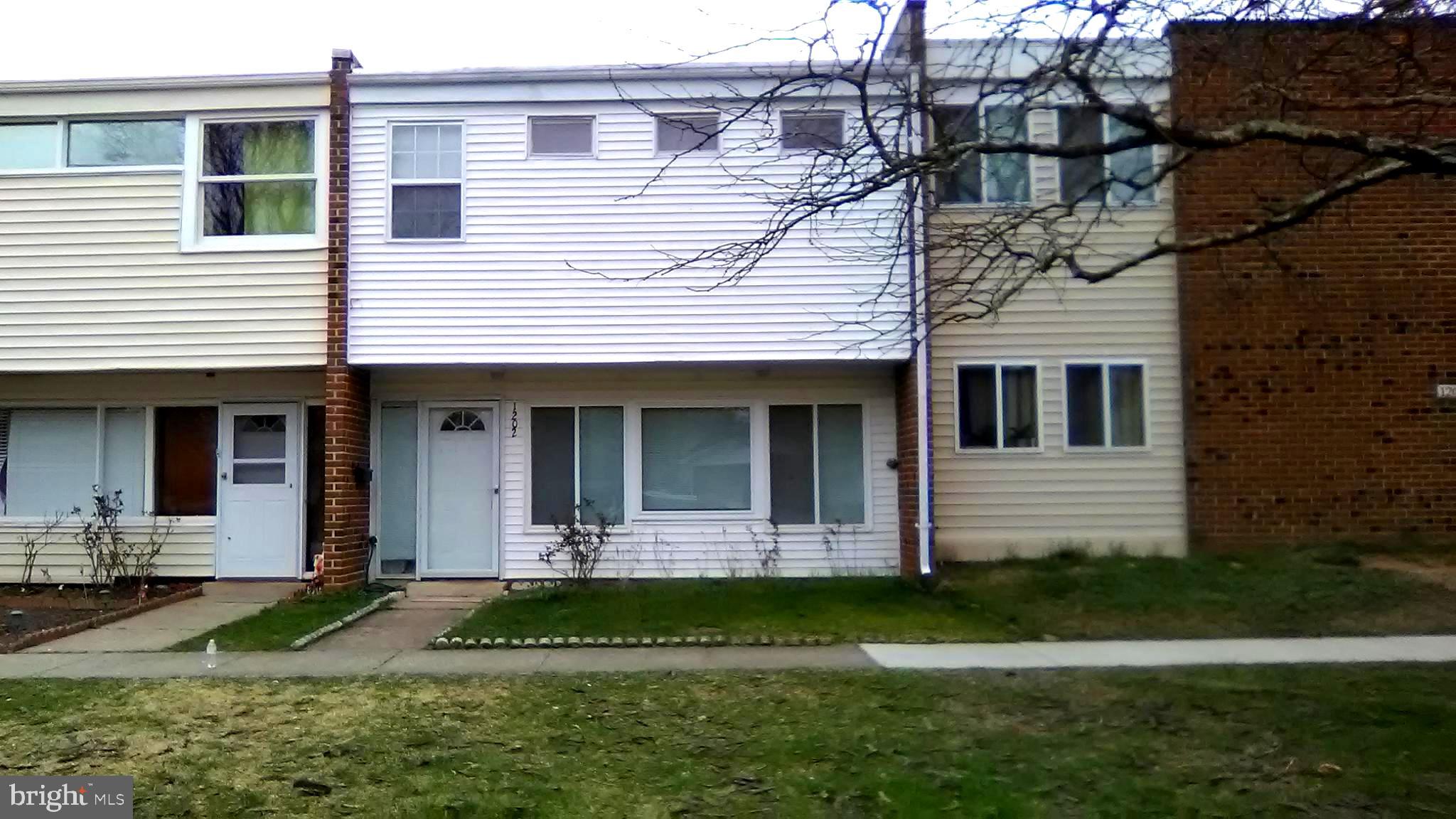 DULLES PARK TOWNHOUSES - Residential