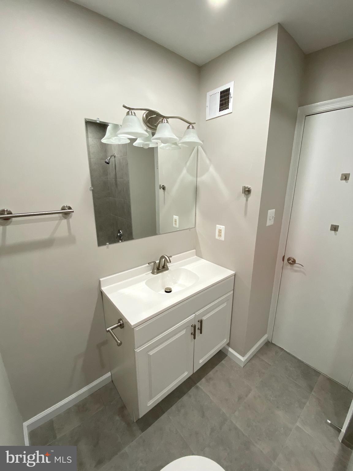 LAKE RIDGE - ANTIETAM - Residential Lease